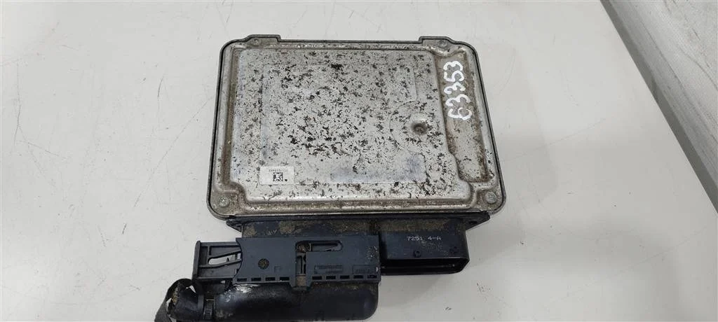 Блок управления двигателем 03C906027CH  1.4 TSI V