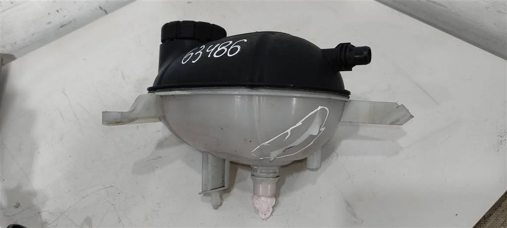 Бачок расширительный A2055000049   TDI Mercedes