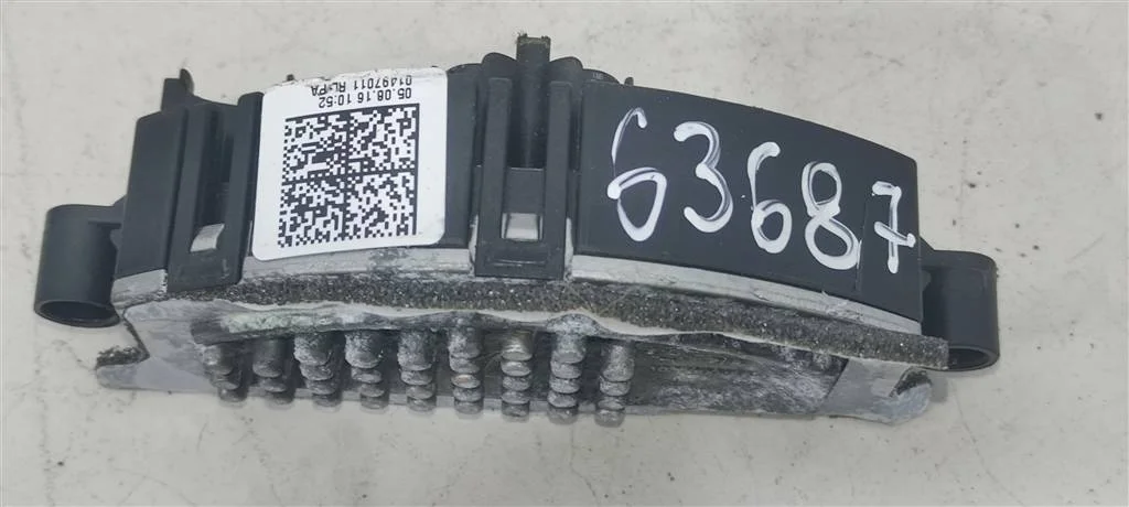 Сопротивление печки 8T0820521F   Бензин Porsche
