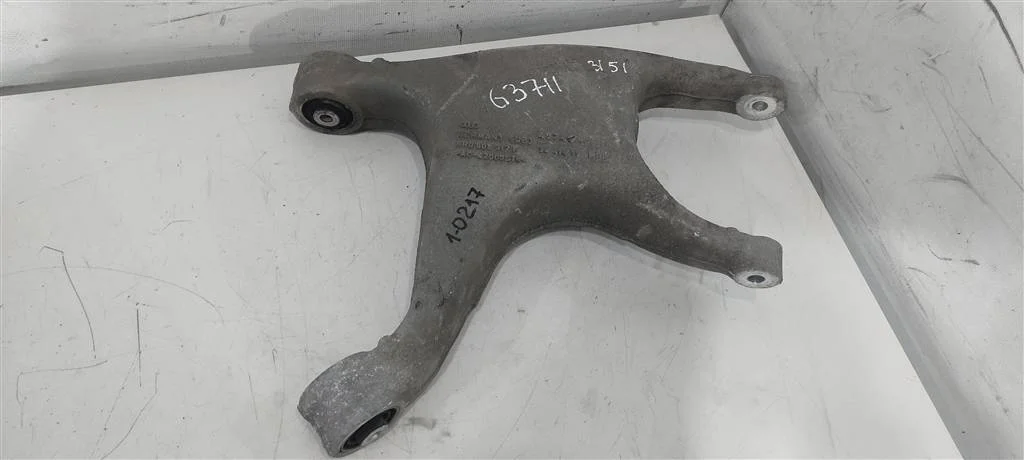 Рычаг задний правый 8R0505312F  3.0 Бензин Porsche