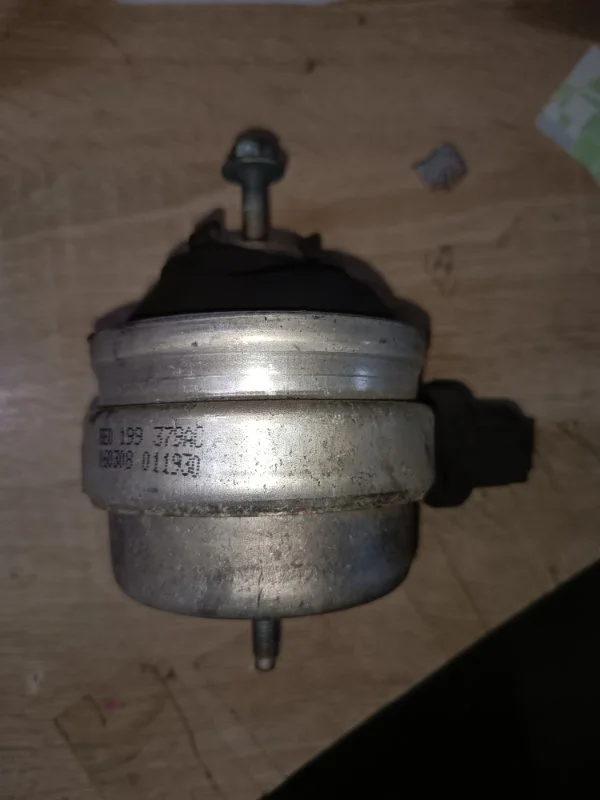 Опора двс Audi A4 2006 8ED