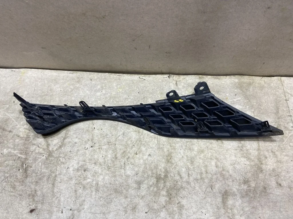 Решетка радиатора левая Nissan Juke YF15 2015