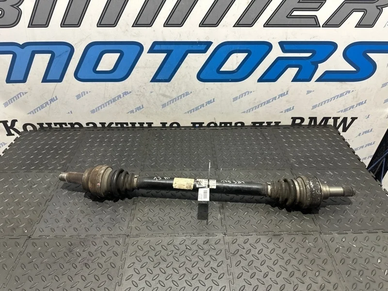 Привод BMW 33208609838 F16 N63, задний правый
