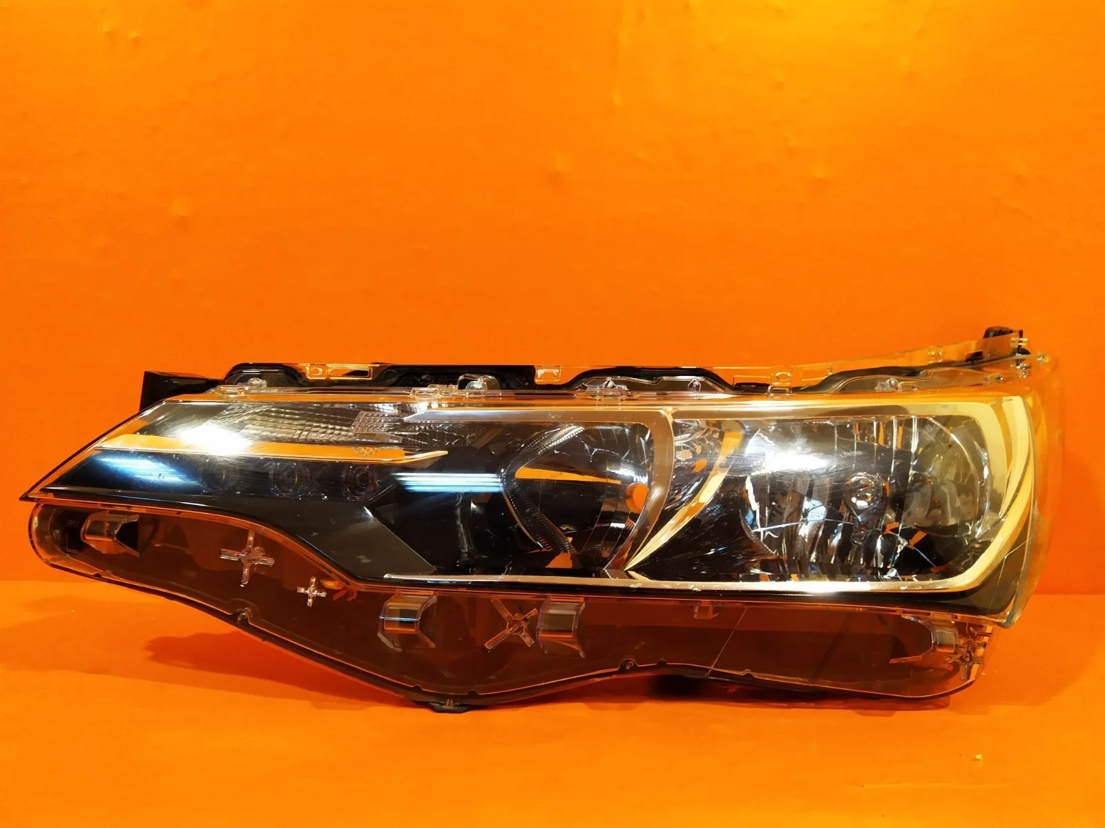 Фара Toyota Corolla 2015-2019 11 E160 E170 E180