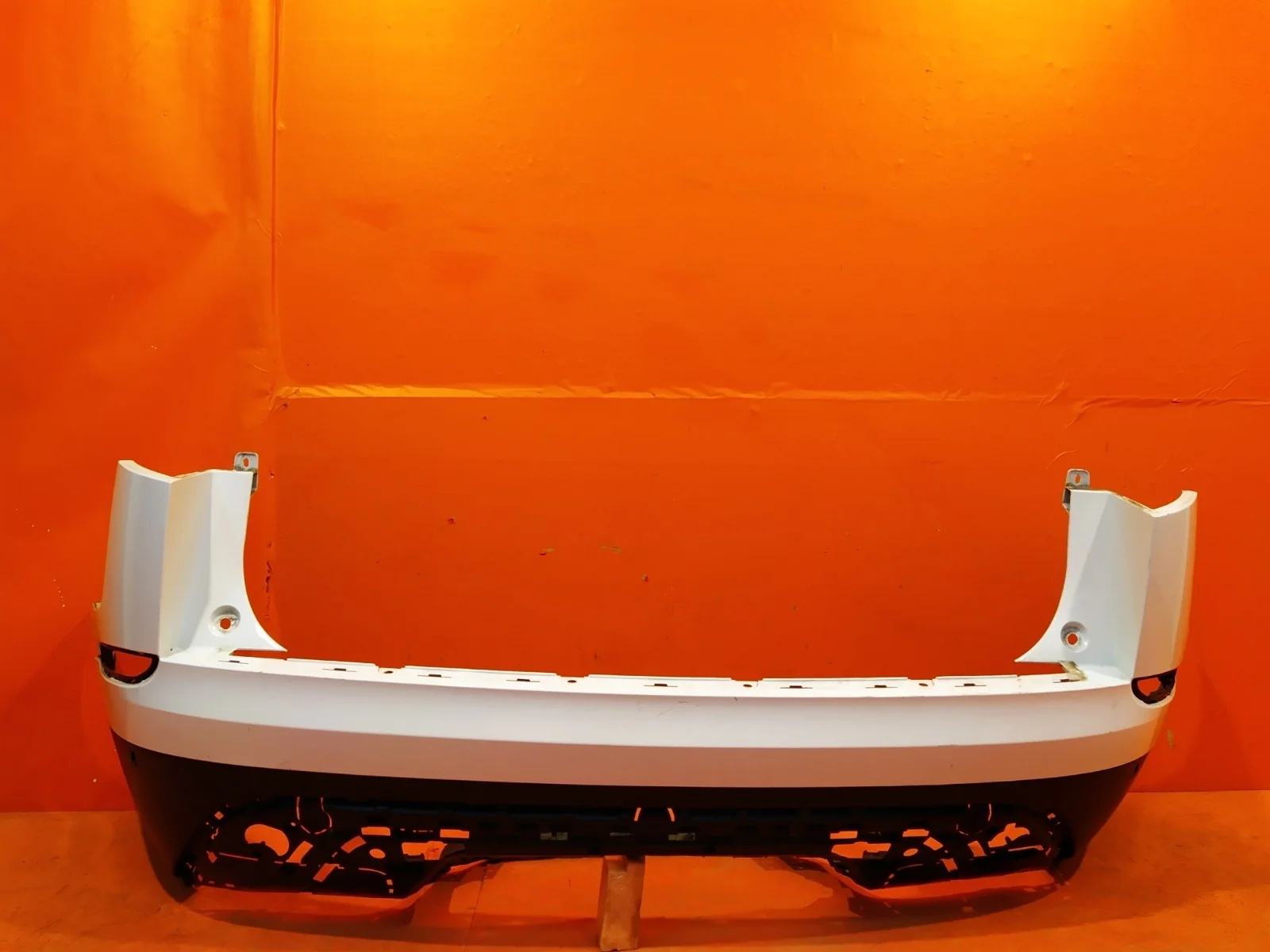 Бампер Land Rover Range Velar 2017-нв L560