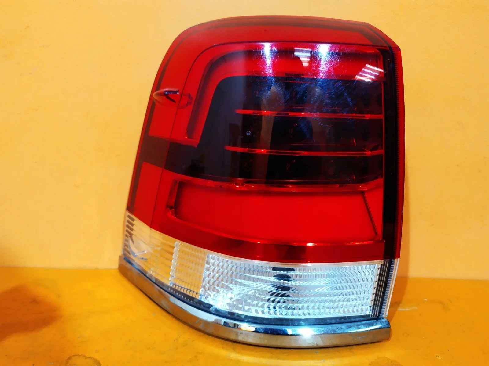 Фонарь внешний Toyota Land Cruiser 2015-2021 200