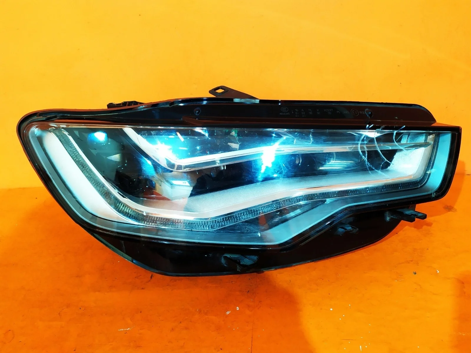 Фара Audi A6 2011-2014 C7