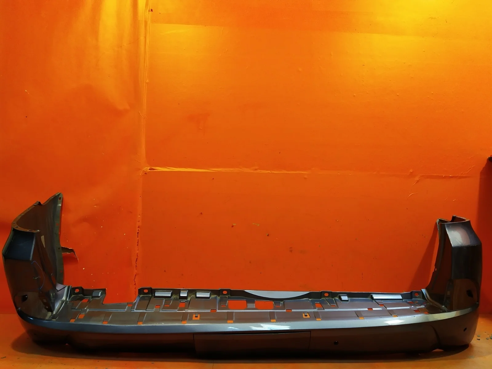 Бампер Lexus LX 2015-2023 URJ200