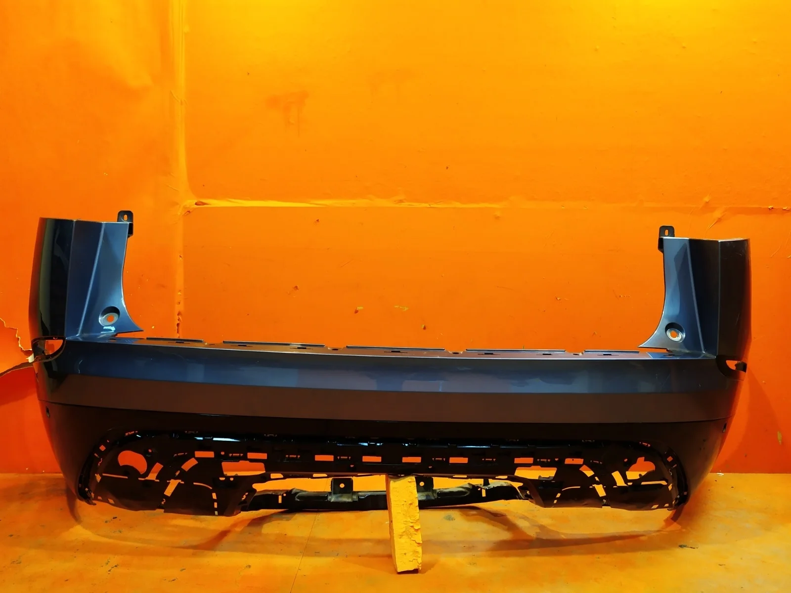 Бампер Land Rover Range Velar 2017-нв L560