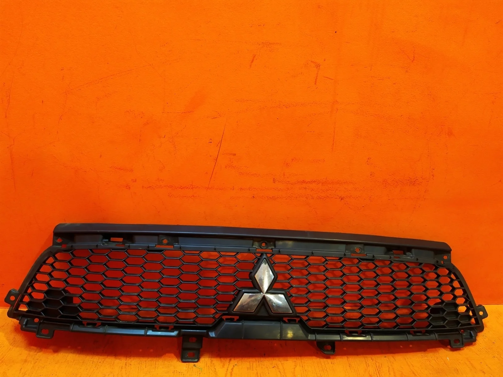 Решетка радиатора Mitsubishi Outlander 2009-2013 XL