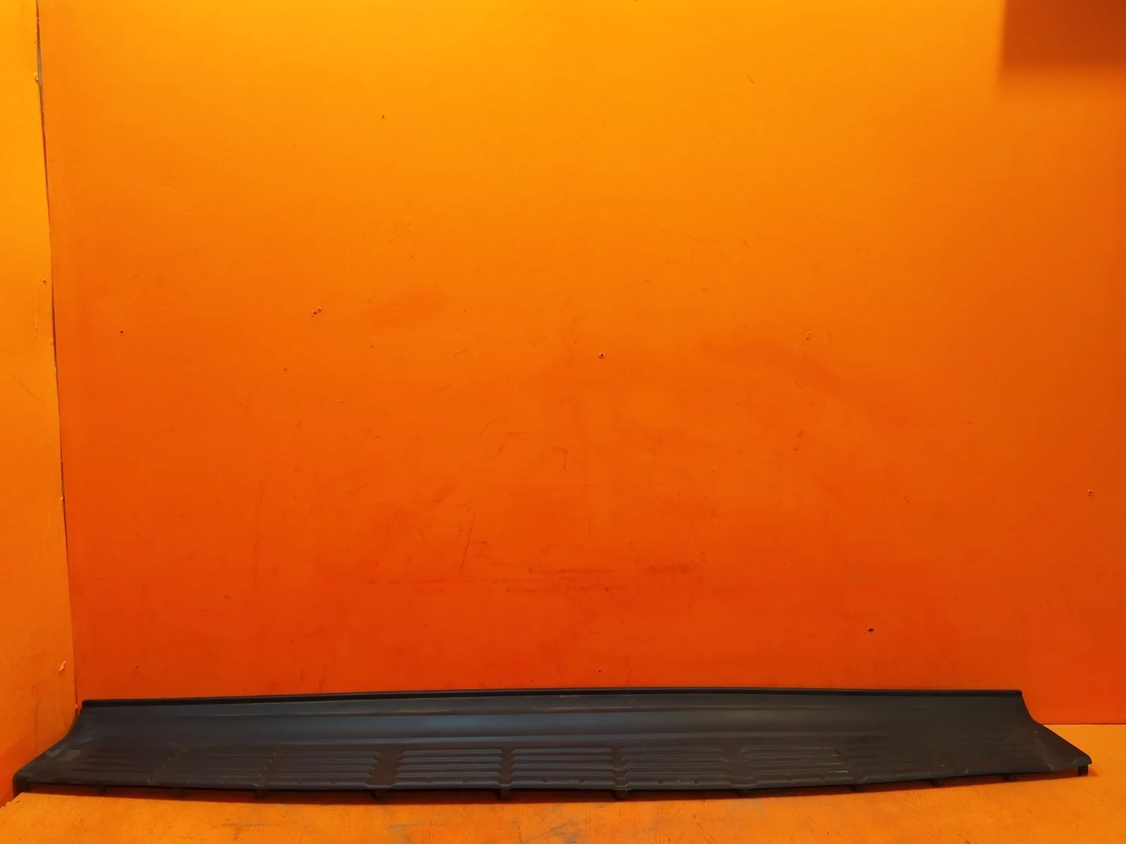 Накладка бампера верхняя Toyota Land Cruiser 2007-2021