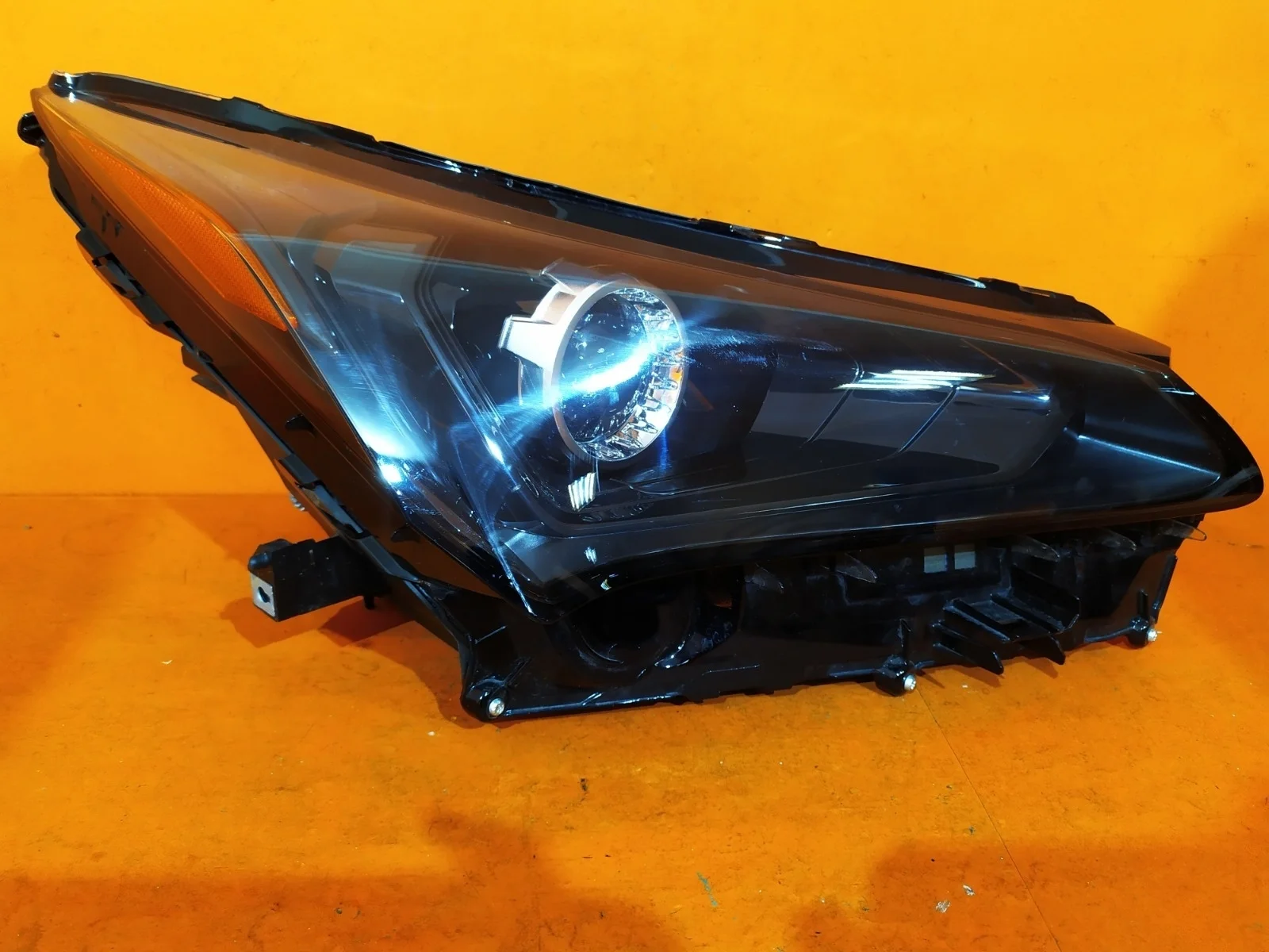 Фара Lexus NX 2017-2021