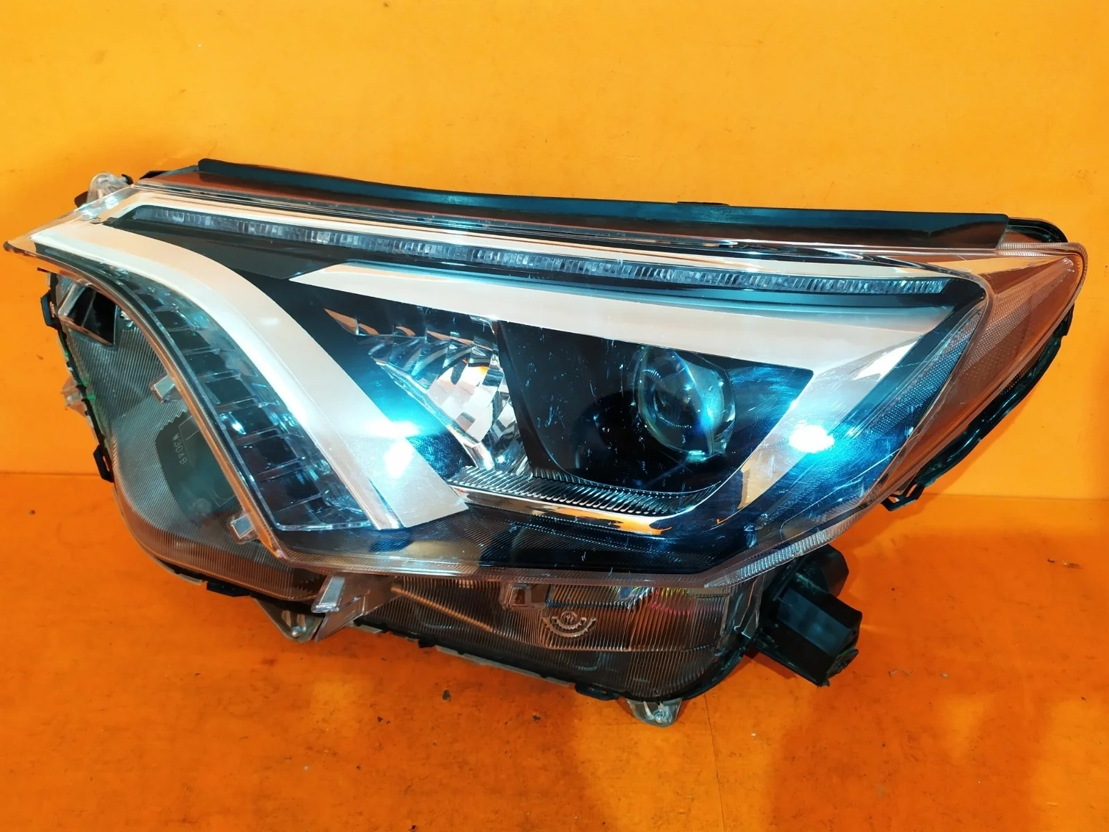 Фара Toyota RAV4 2015-2019 CA40