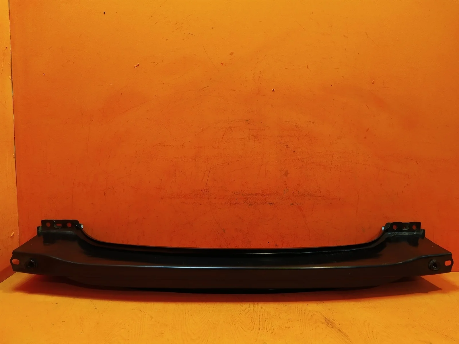 Усилитель бампера Volkswagen Touareg 2010-2018