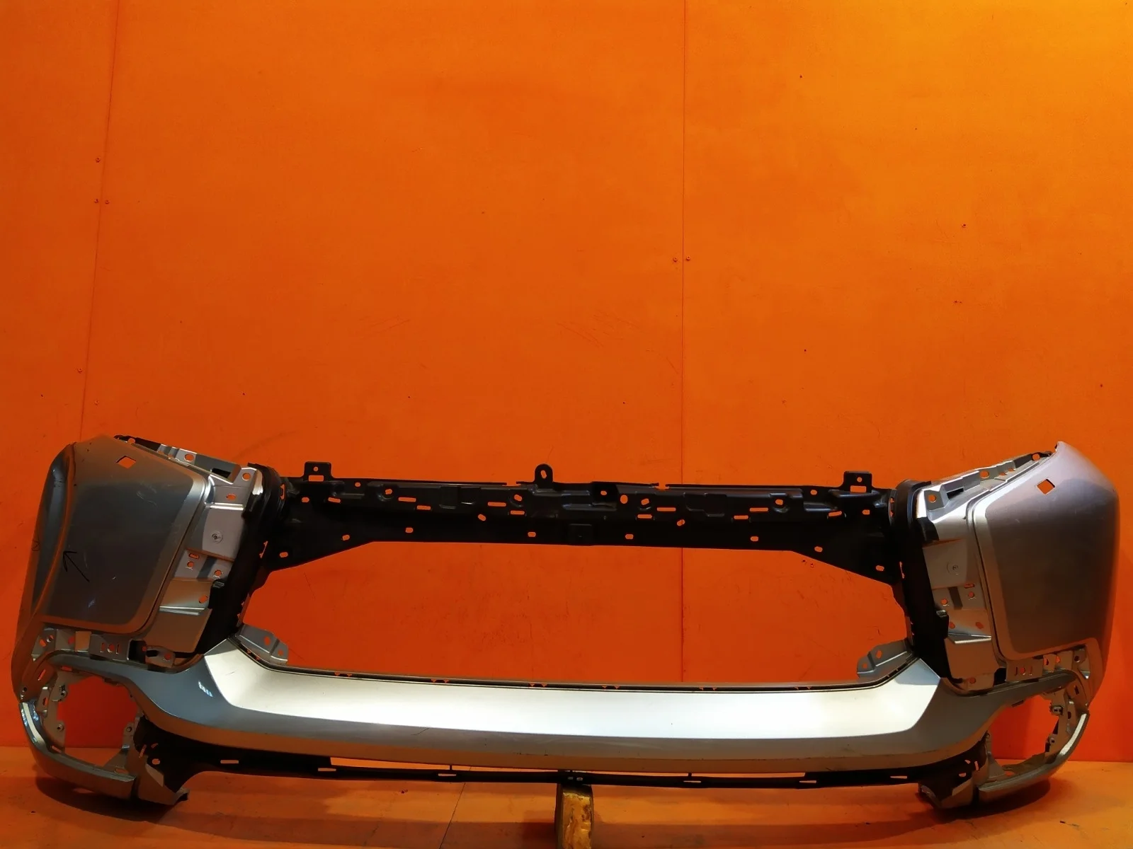 Бампер Mitsubishi Pajero Sport 2015-2021 3