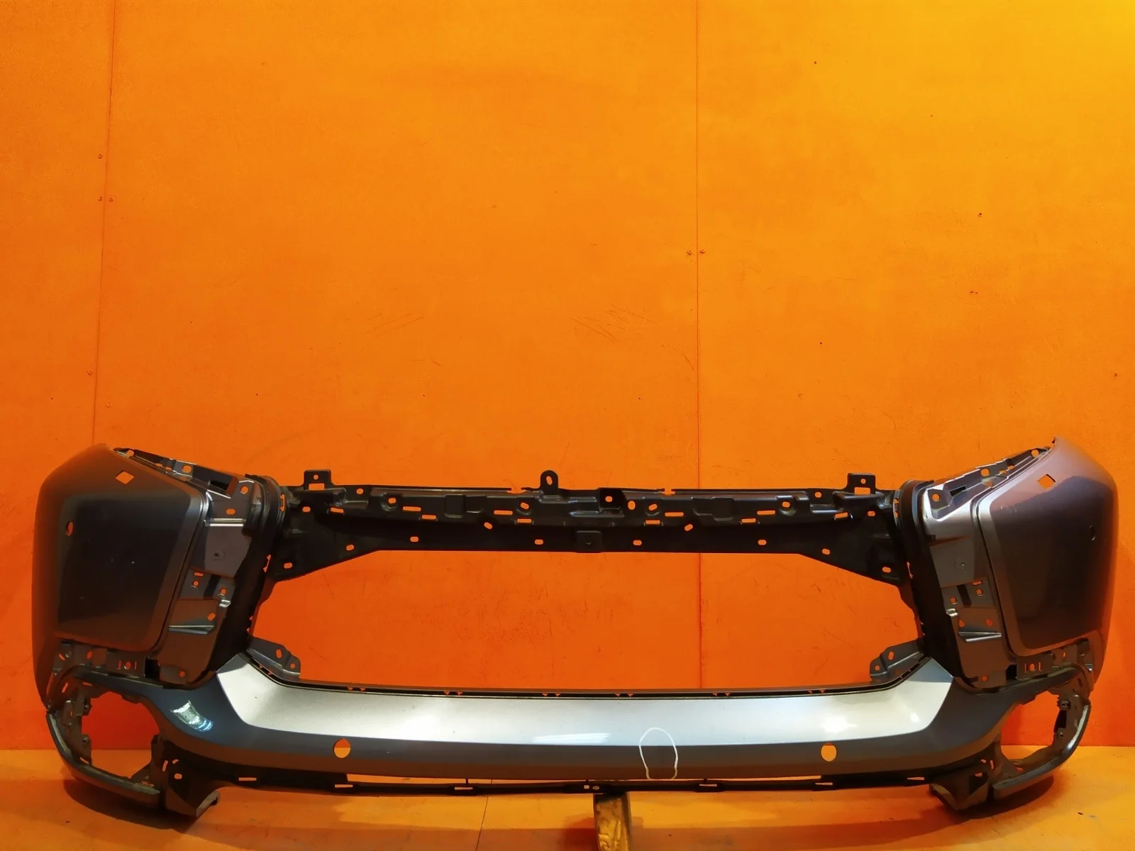 Бампер Mitsubishi Pajero Sport 2015-2021 3