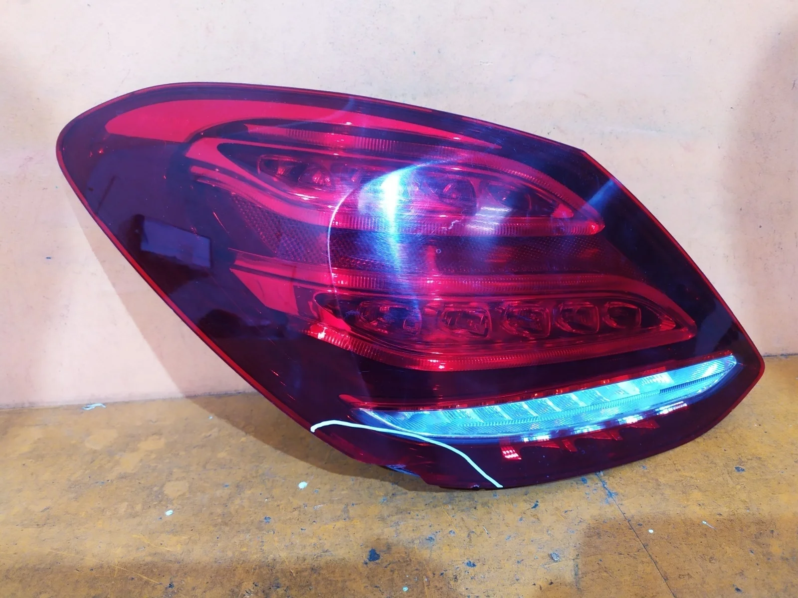 Фонарь Mercedes -Class 2014-2018 W205