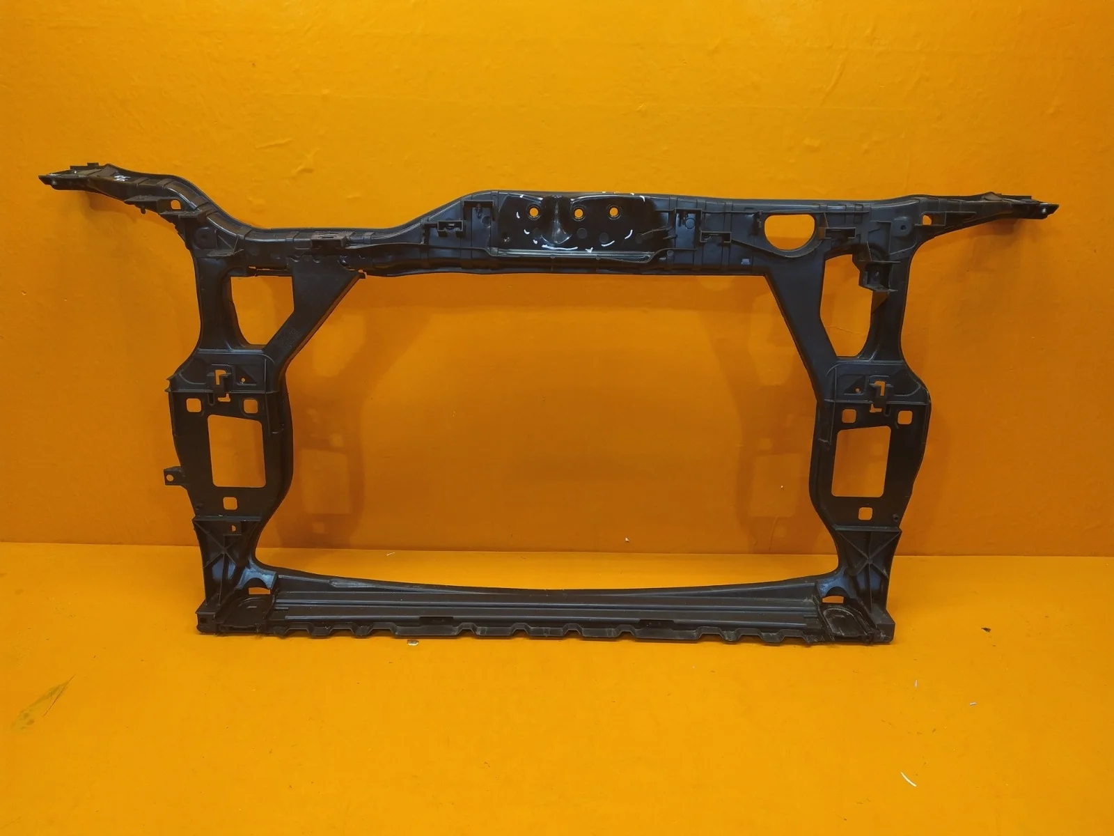 Панель передняя (суппорт радиатора) Audi Q5 2008-2017 8R