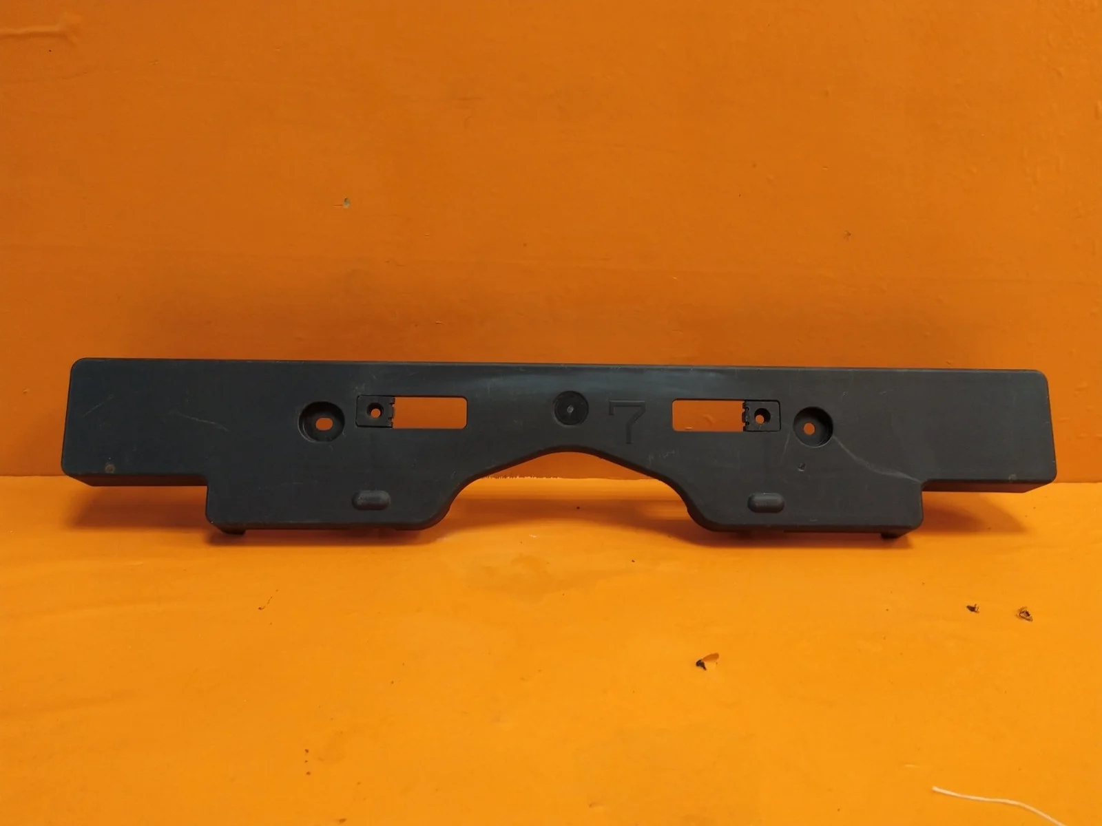 Площадка под гос номер Toyota Land Cruiser 2012-2015 200