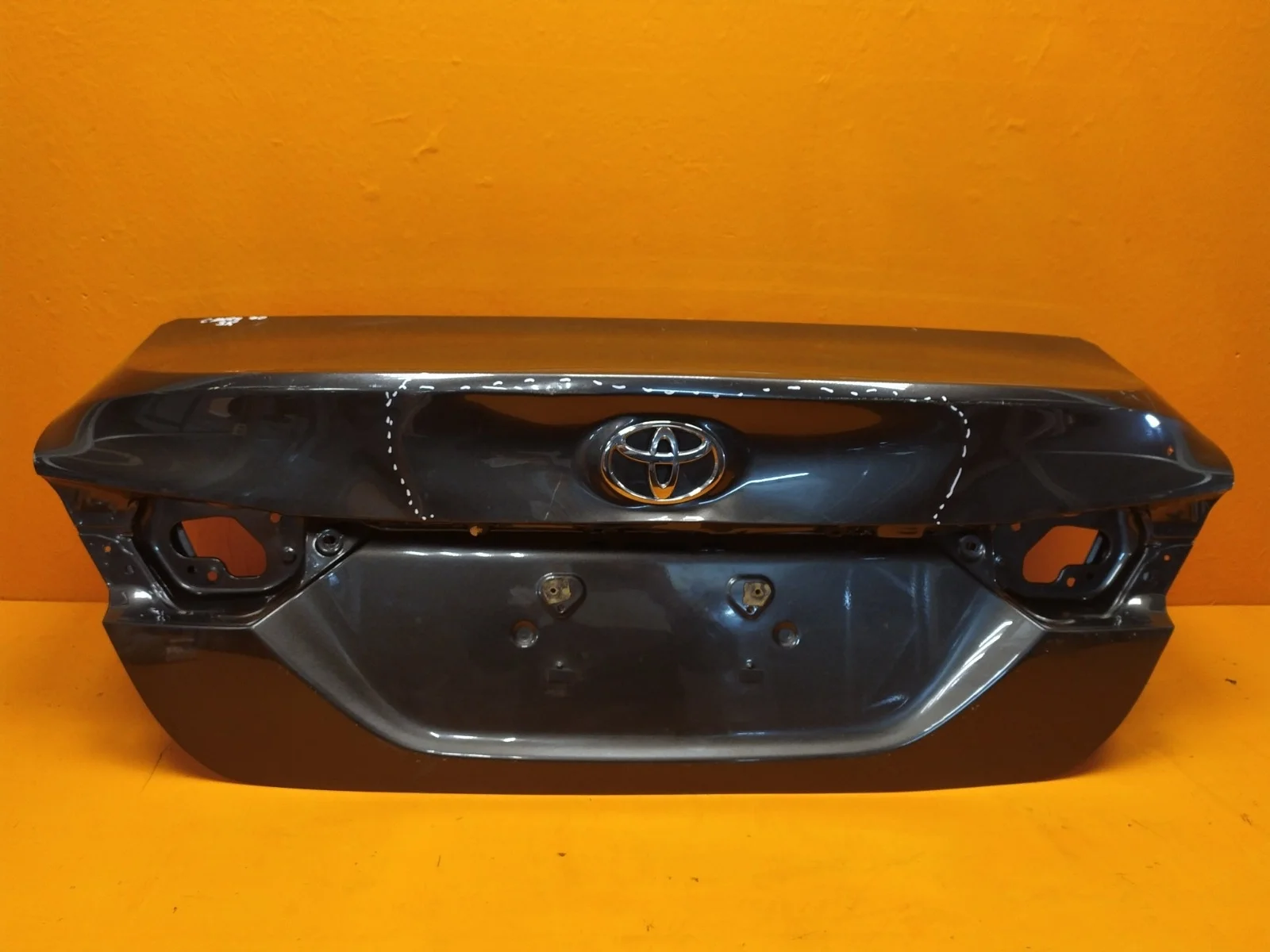 Крышка багажника Toyota Camry 2017-нв 8 XV70