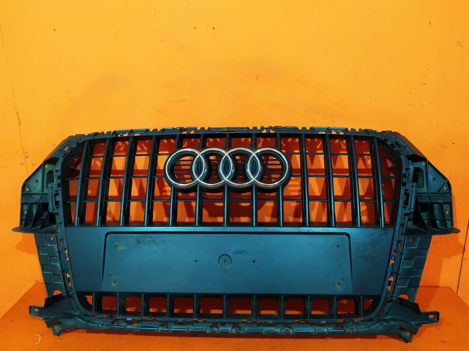 Решетка радиатора Audi Q3 2011-2014 8U