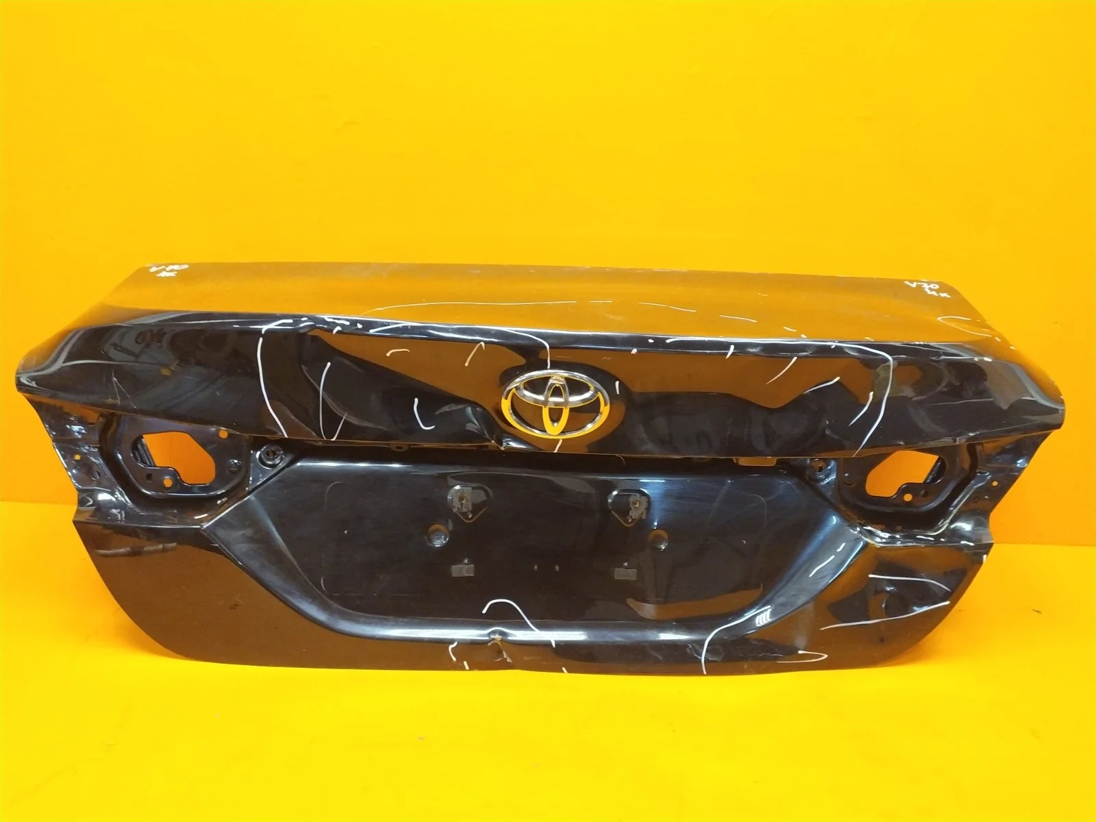 Крышка багажника Toyota Camry 2017-нв 8 XV70