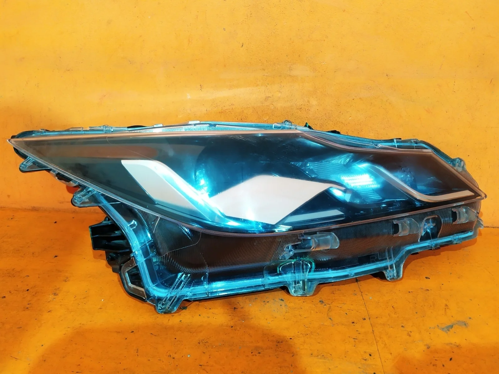 Фара Toyota Corolla 2018-нв 12 E210