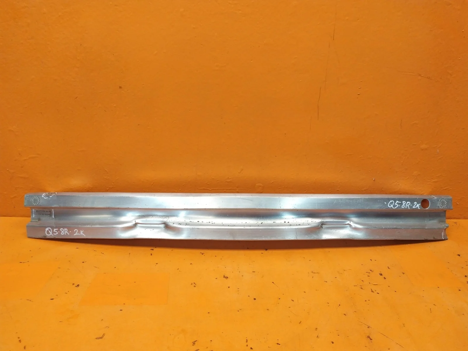 Усилитель бампера Audi Q5 2008-2017 8R