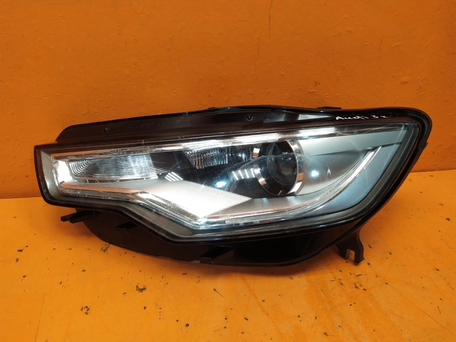 Фара Audi A6 2011-2014 C7