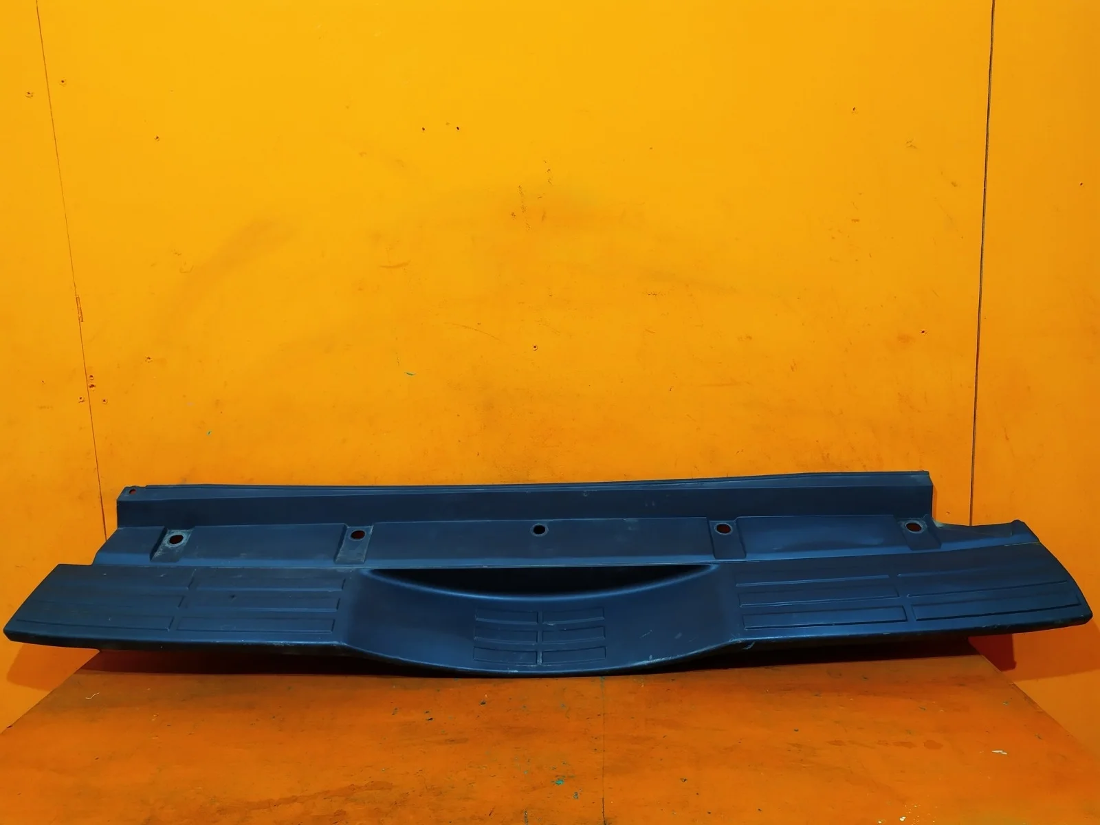 Накладка бампера верхняя Mitsubishi Pajero 2006-нв 4