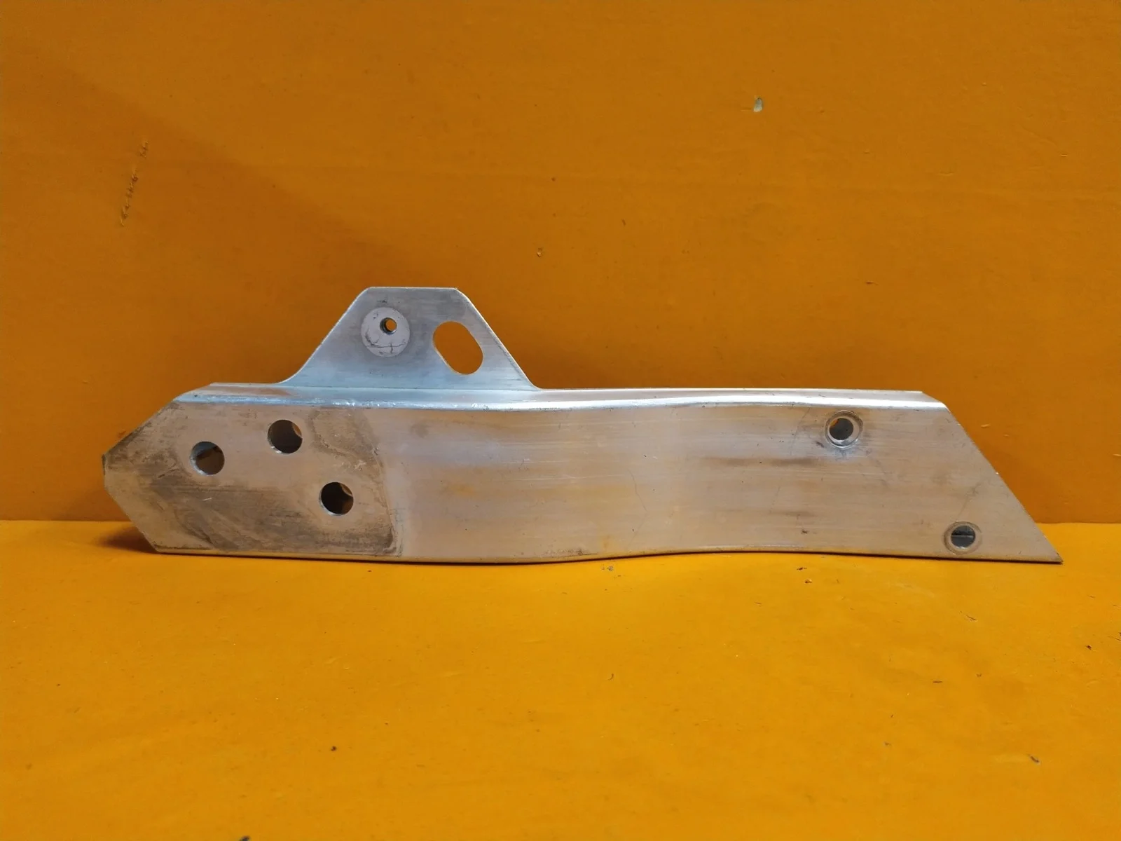 Кронштейн панели радиатора Mercedes -Class 2016-нв W213