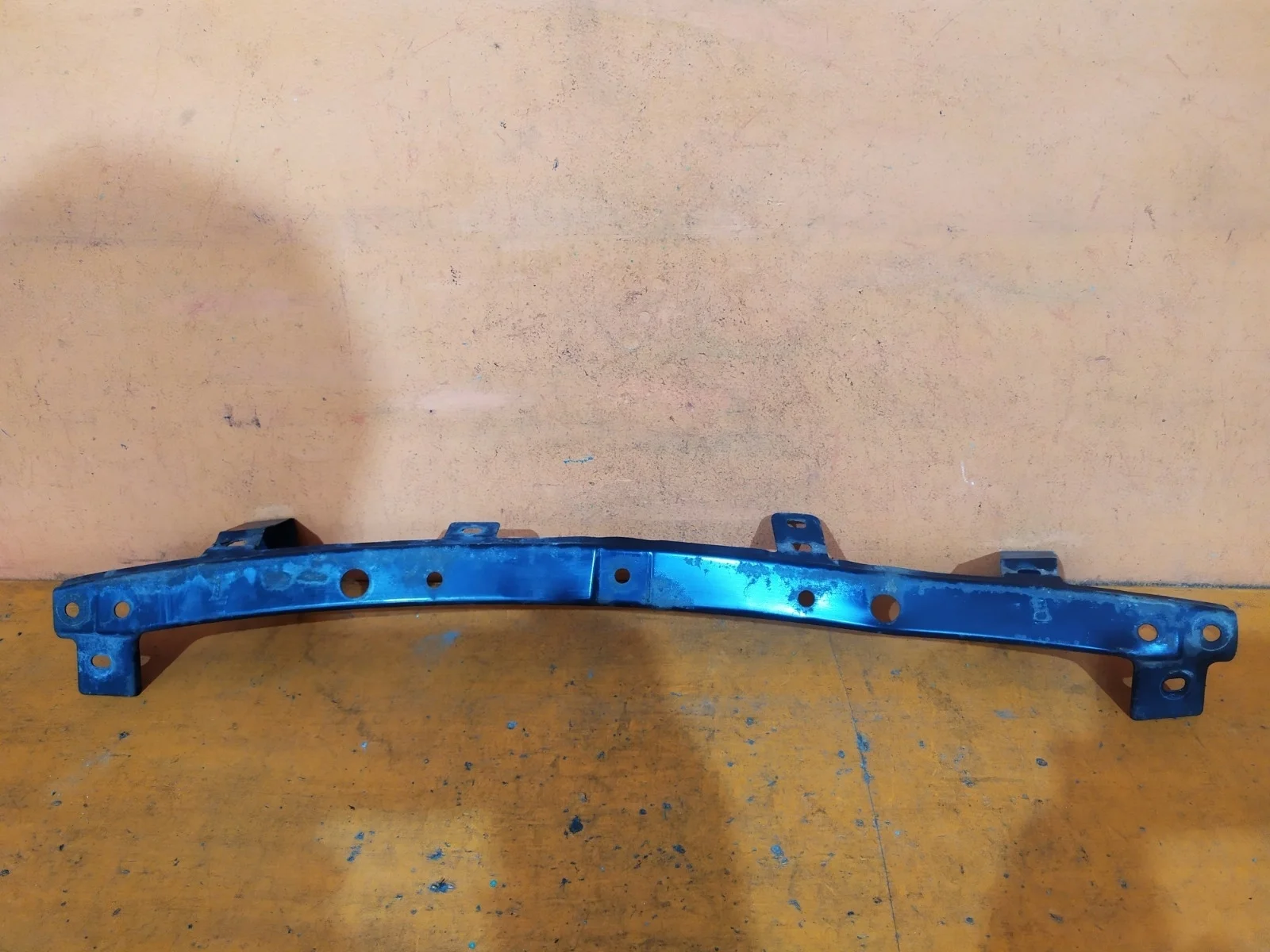 Кронштейн бампера верхний Mitsubishi Outlander 2005-2009 XL