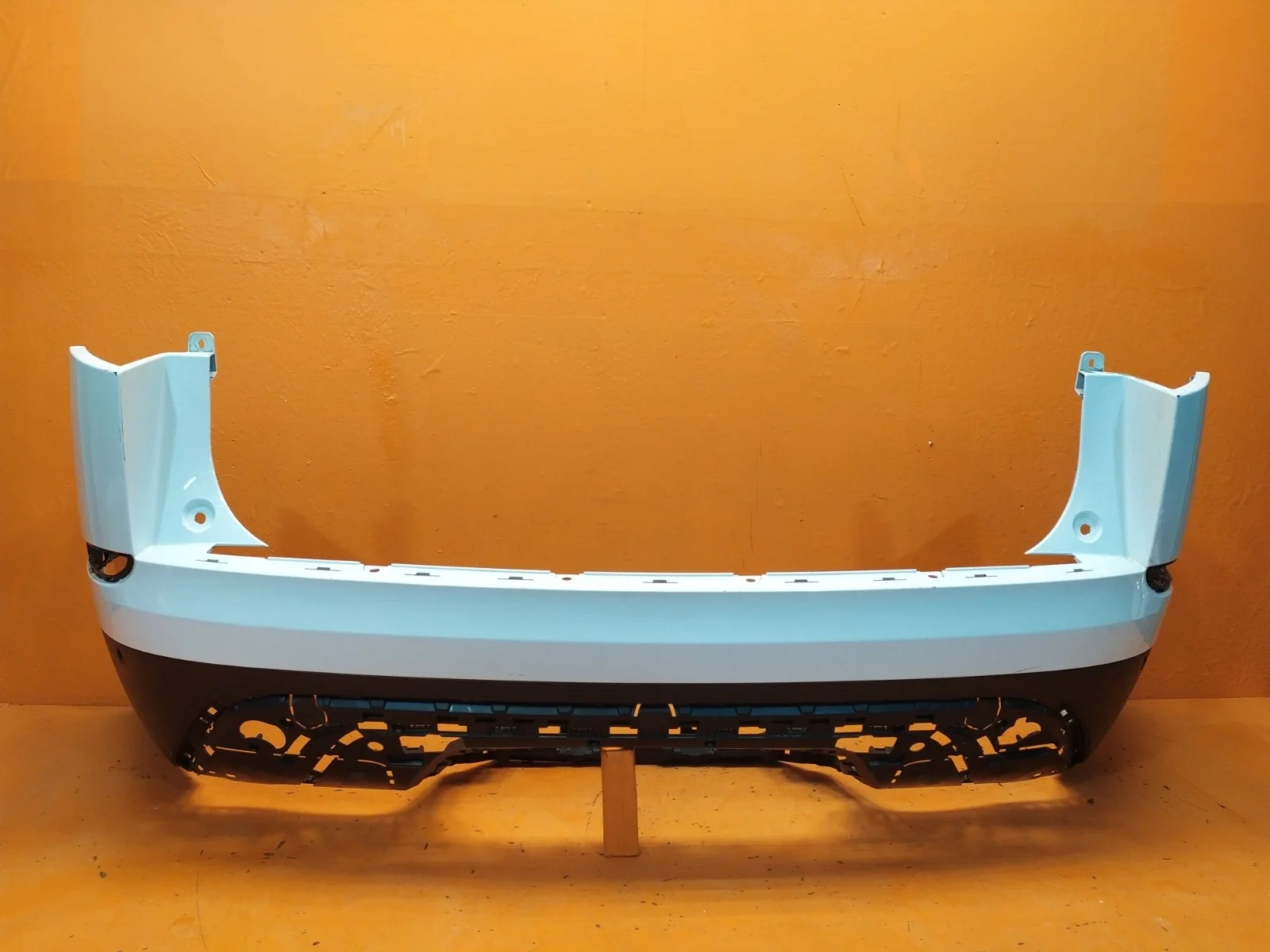 Бампер Land Rover Range Velar 2017-нв L560