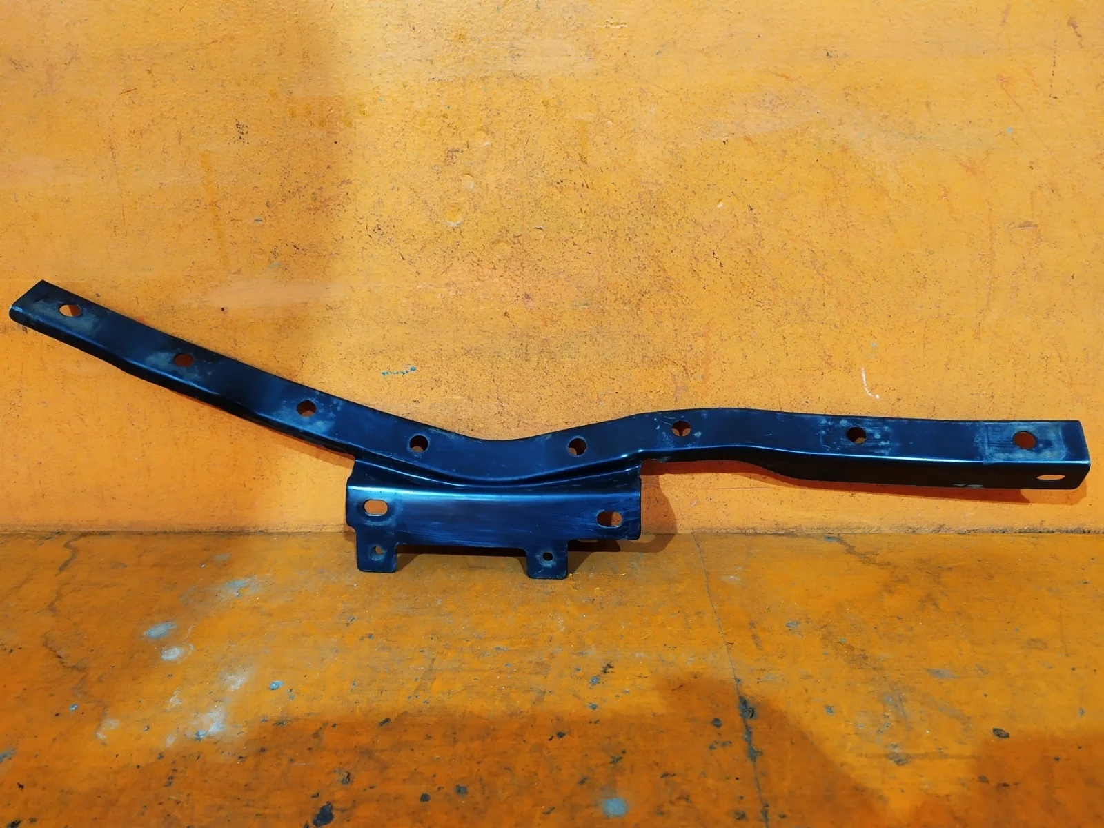 Кронштейн бампера Mitsubishi Outlander 2005-2013 XL