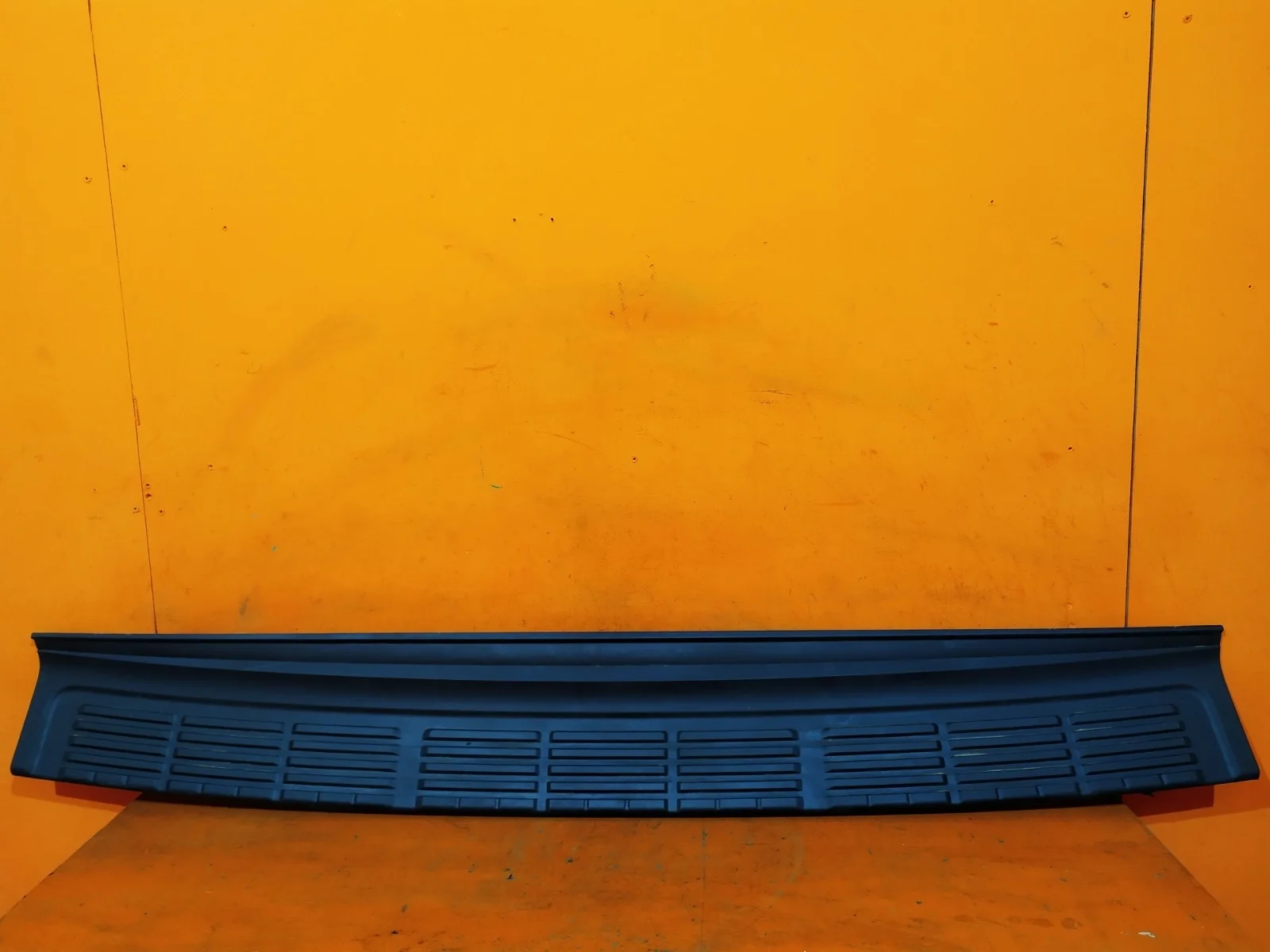 Накладка бампера верхняя Toyota Land Cruiser 2007-2021