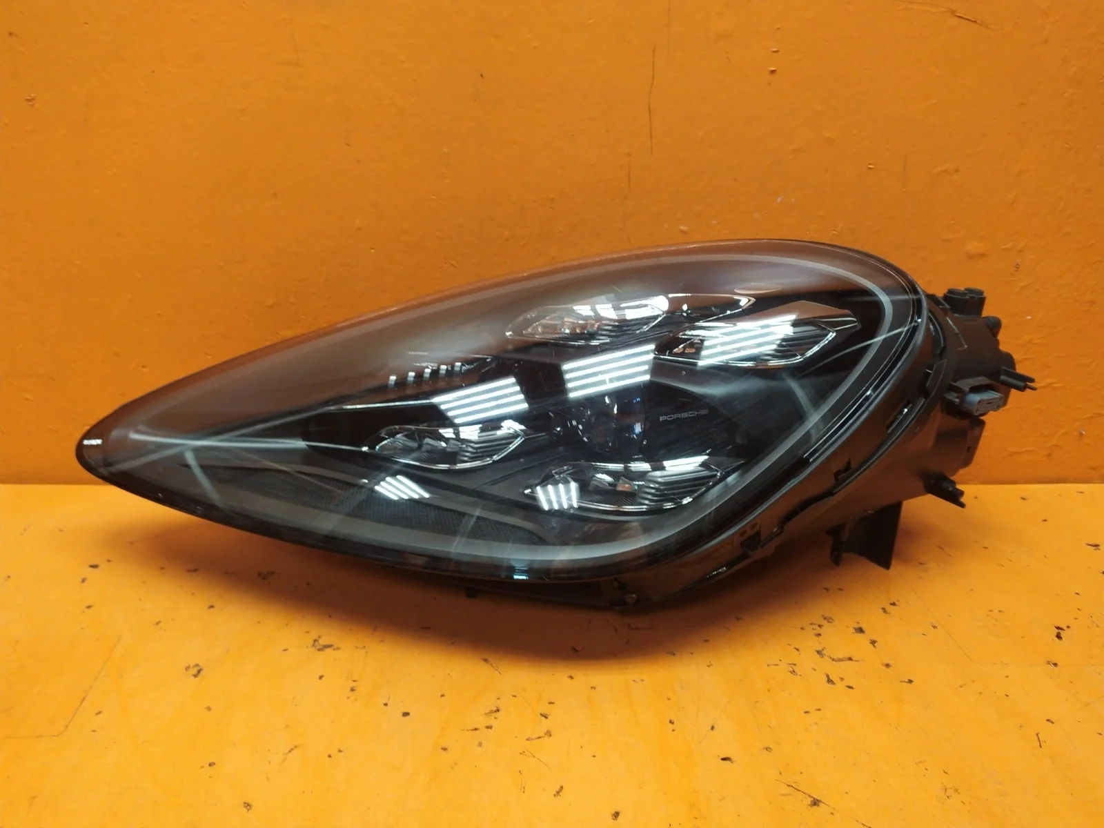 Фара Porsche Cayenne 2017-нв 3 PO536