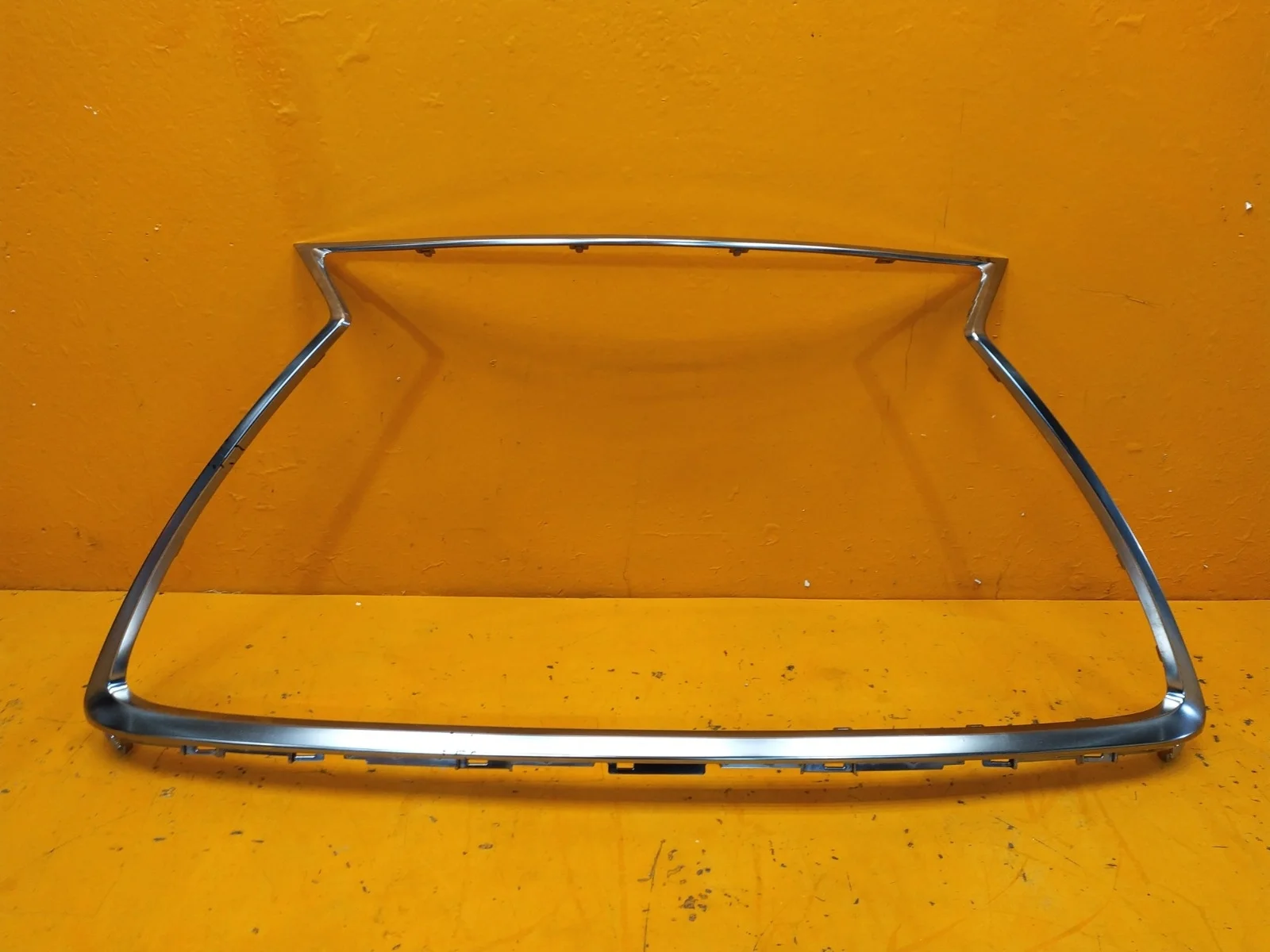 Окантовка решетки радиатора Lexus NX 2017-2021