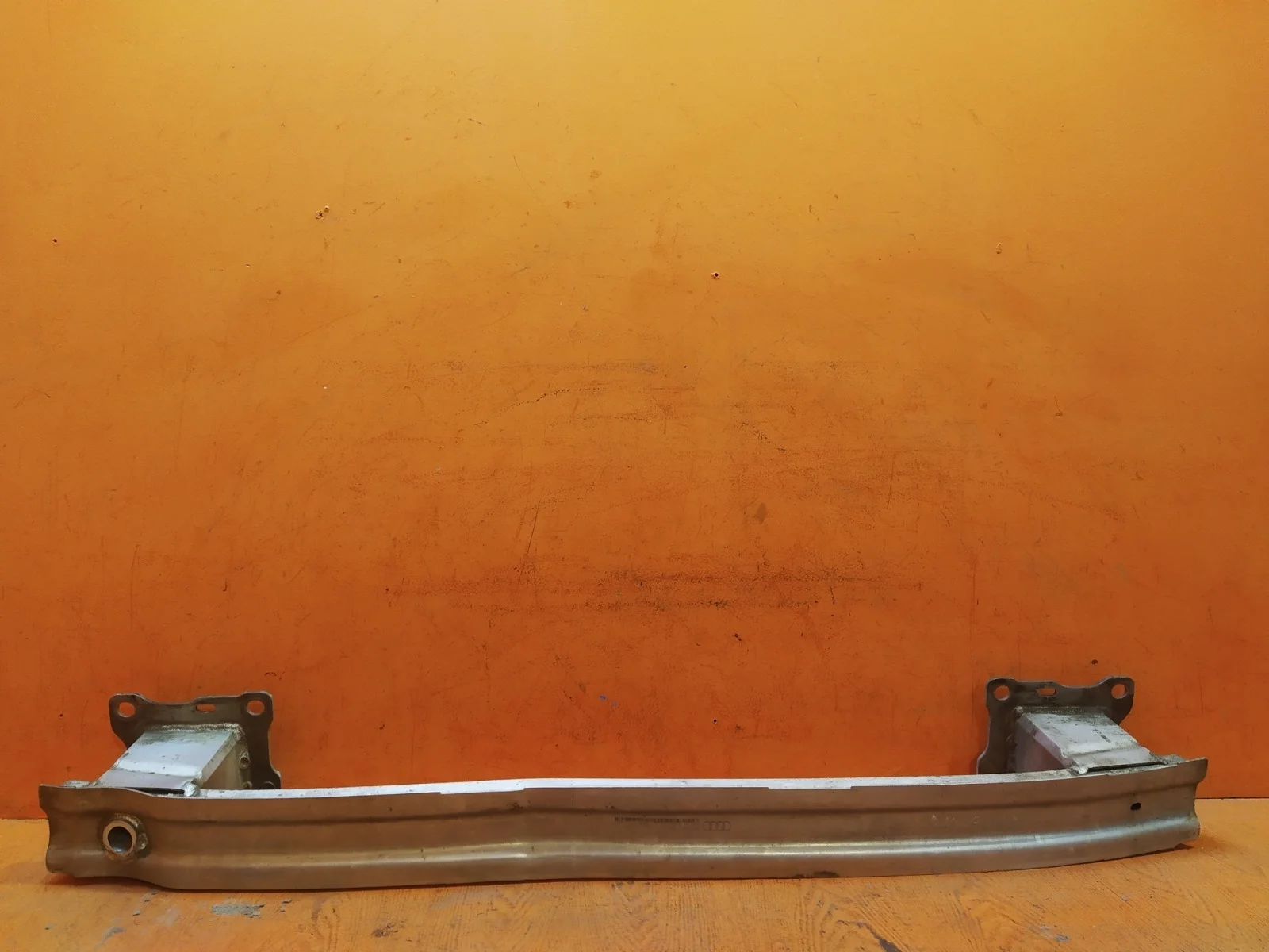 Усилитель бампера Audi A4 2015-нв B9