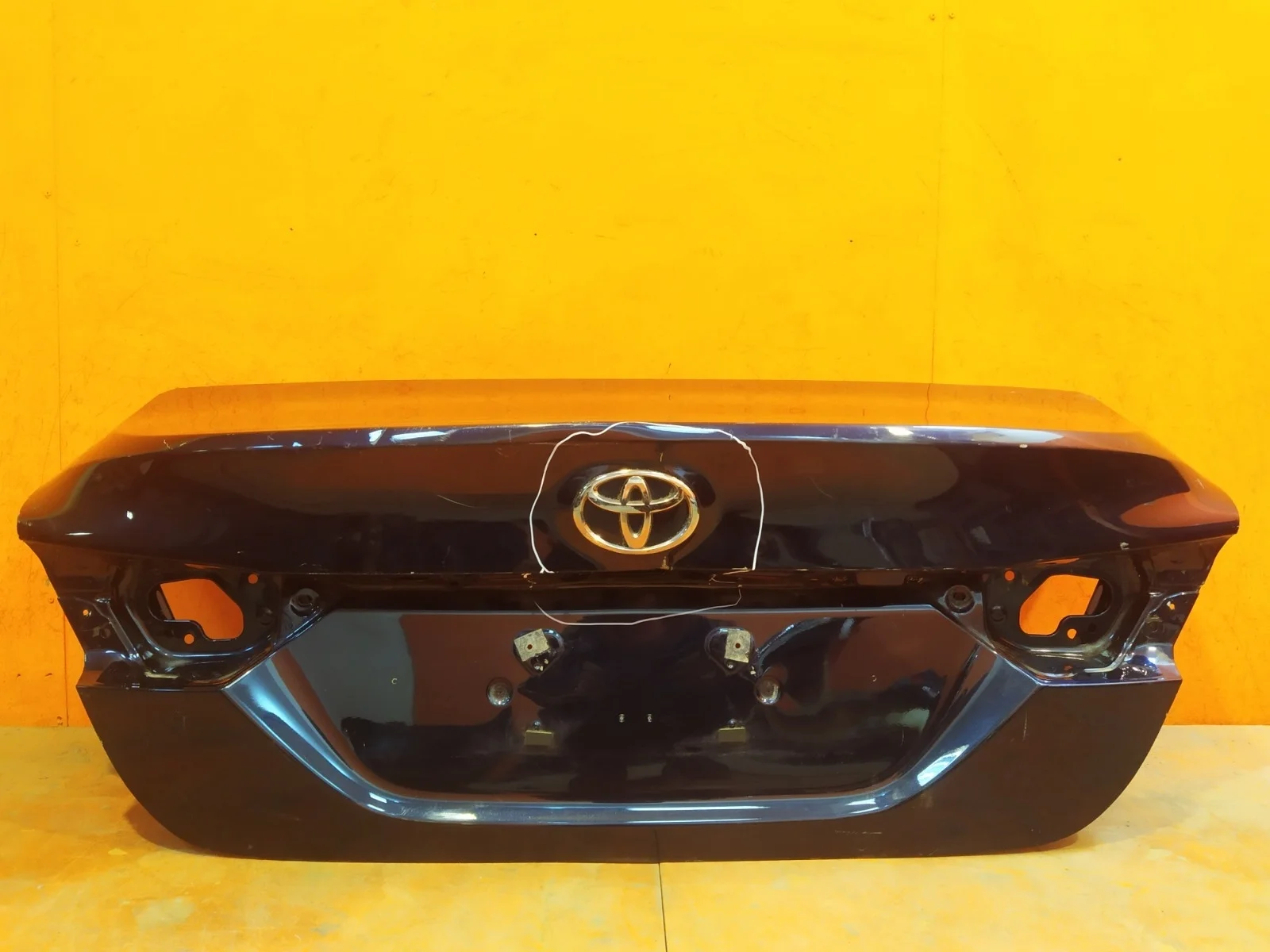 Крышка багажника Toyota Camry 2017-нв 8 XV70