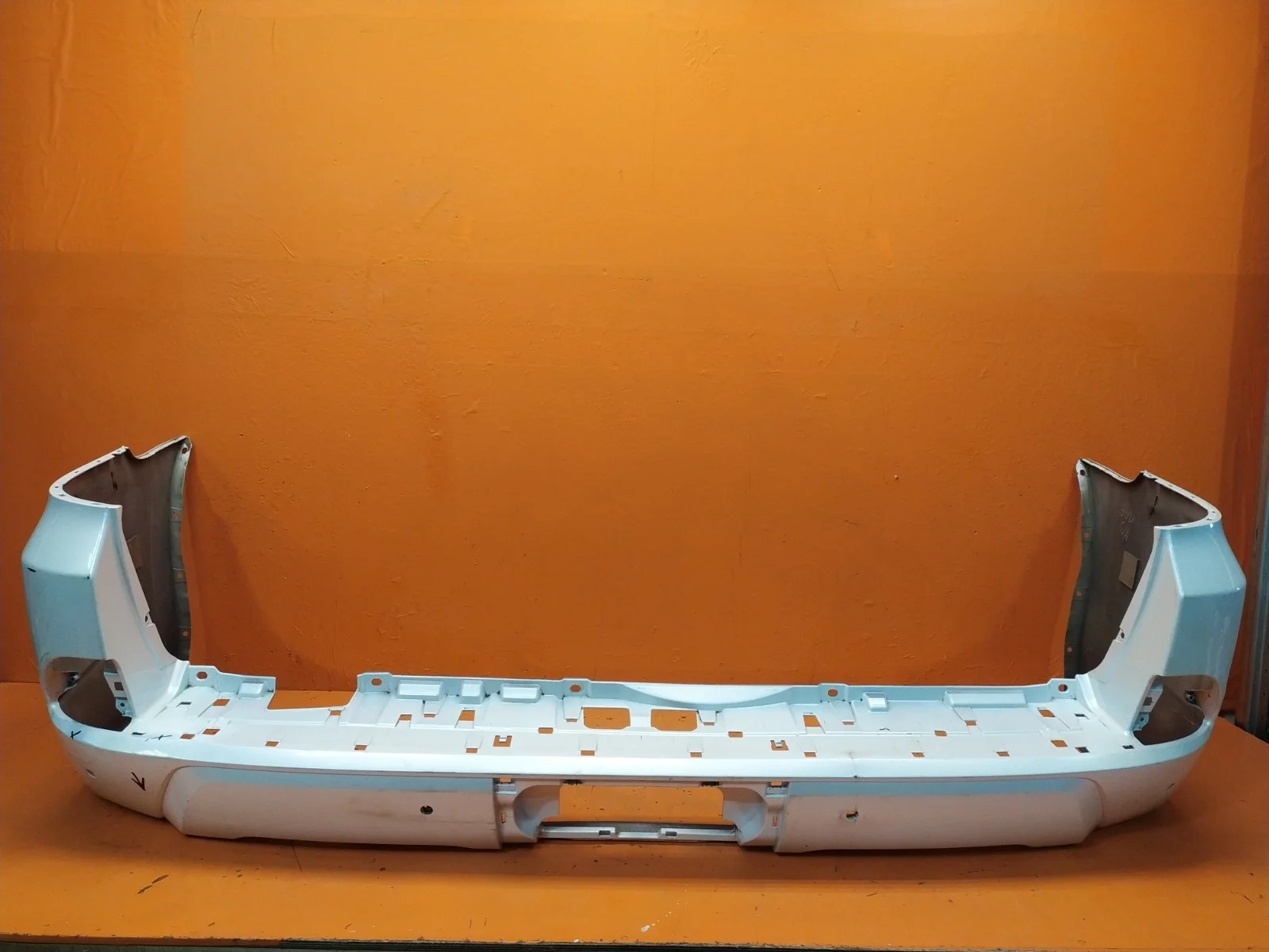 Бампер Lexus LX 2015-2023 URJ200