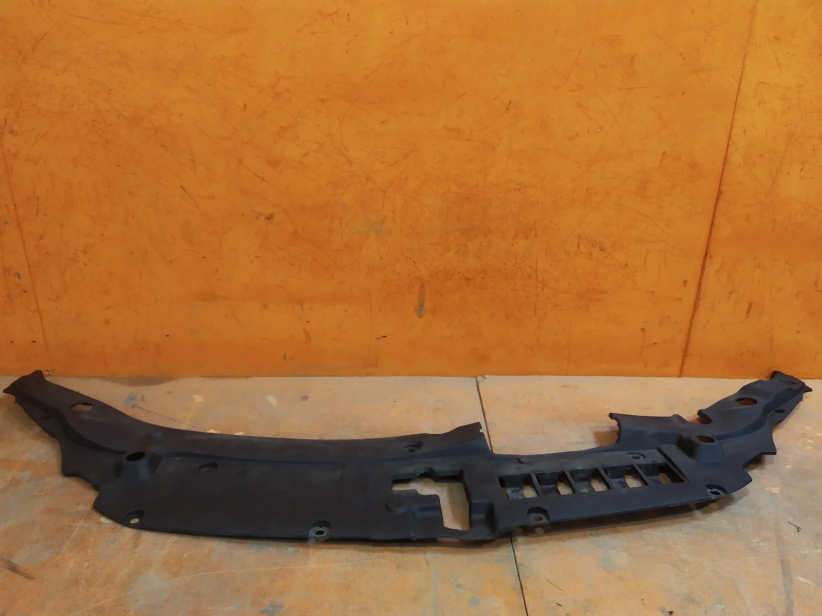 Кожух замка капота Toyota Camry 2014-2018 7 XV50