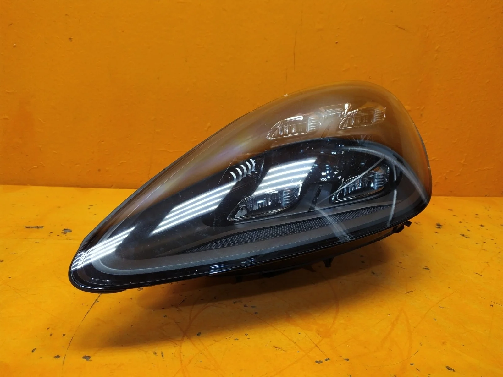 Фара Porsche Cayenne 2017-нв 3 PO536