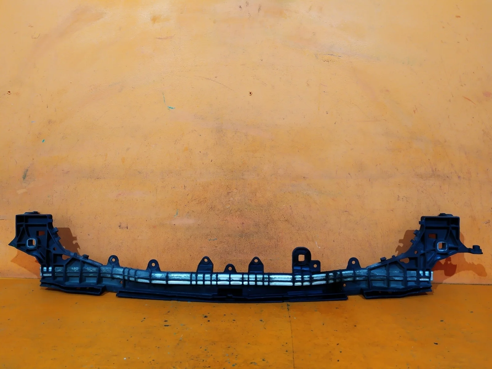 Кронштейн радиатора Mercedes -Class 2014-2021 W205