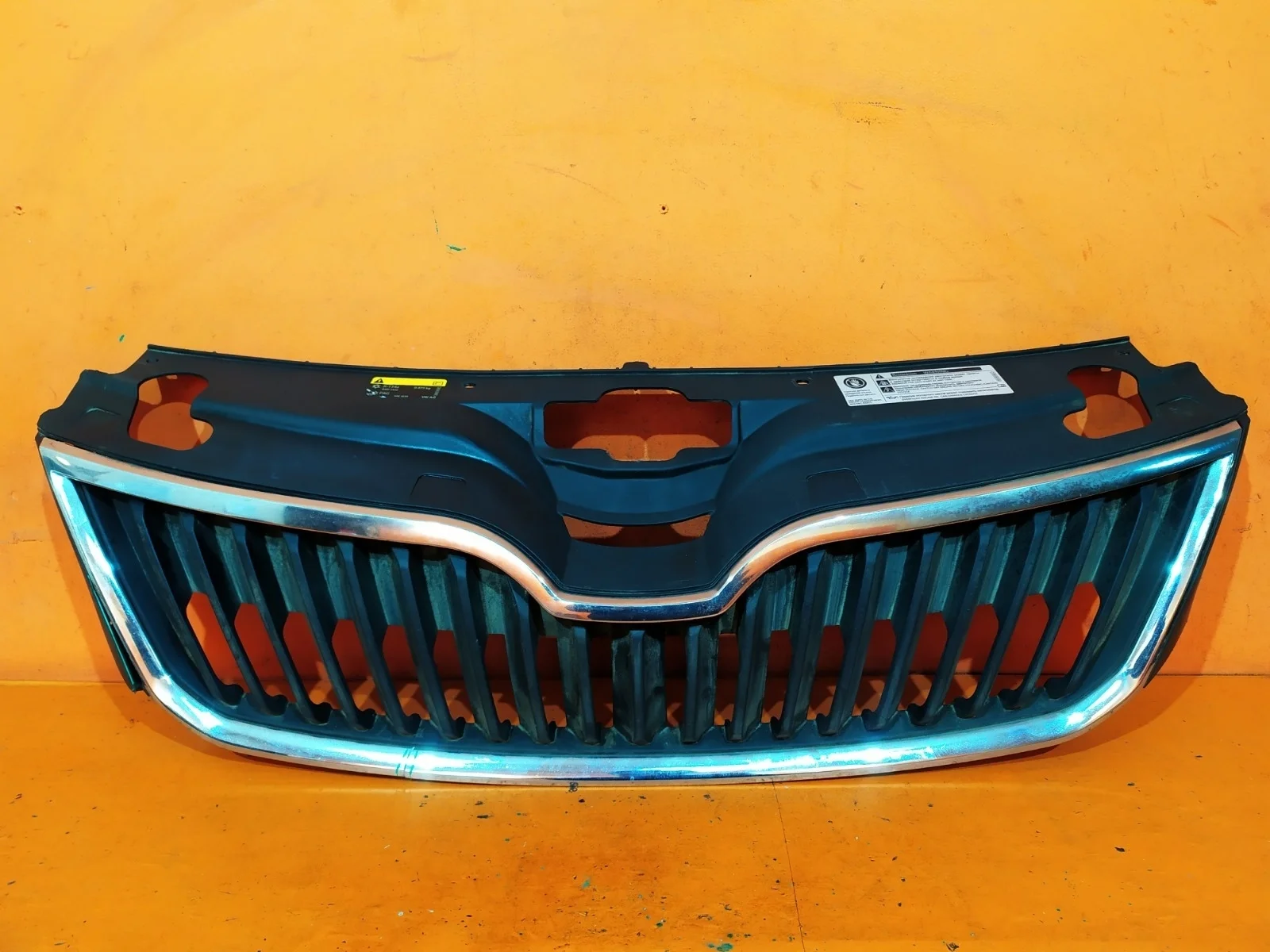 Решетка радиатора Skoda Rapid 2014-2020