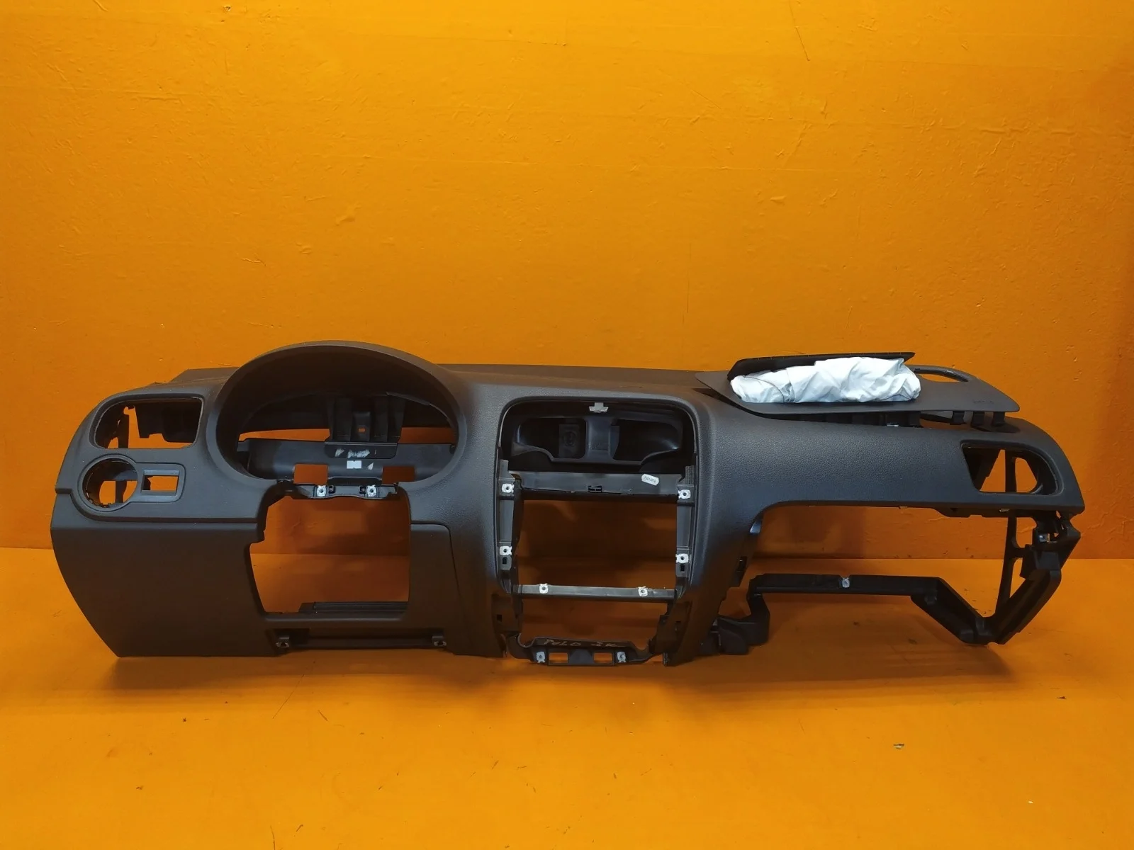 Торпедо Volkswagen Polo 2009-2020 5