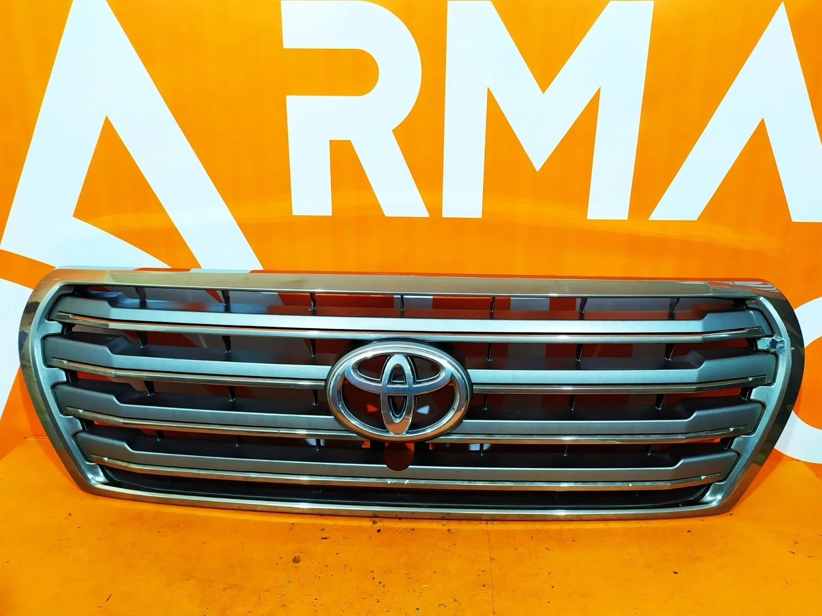 Решетка радиатора Toyota Land Cruiser 2012-2015 200