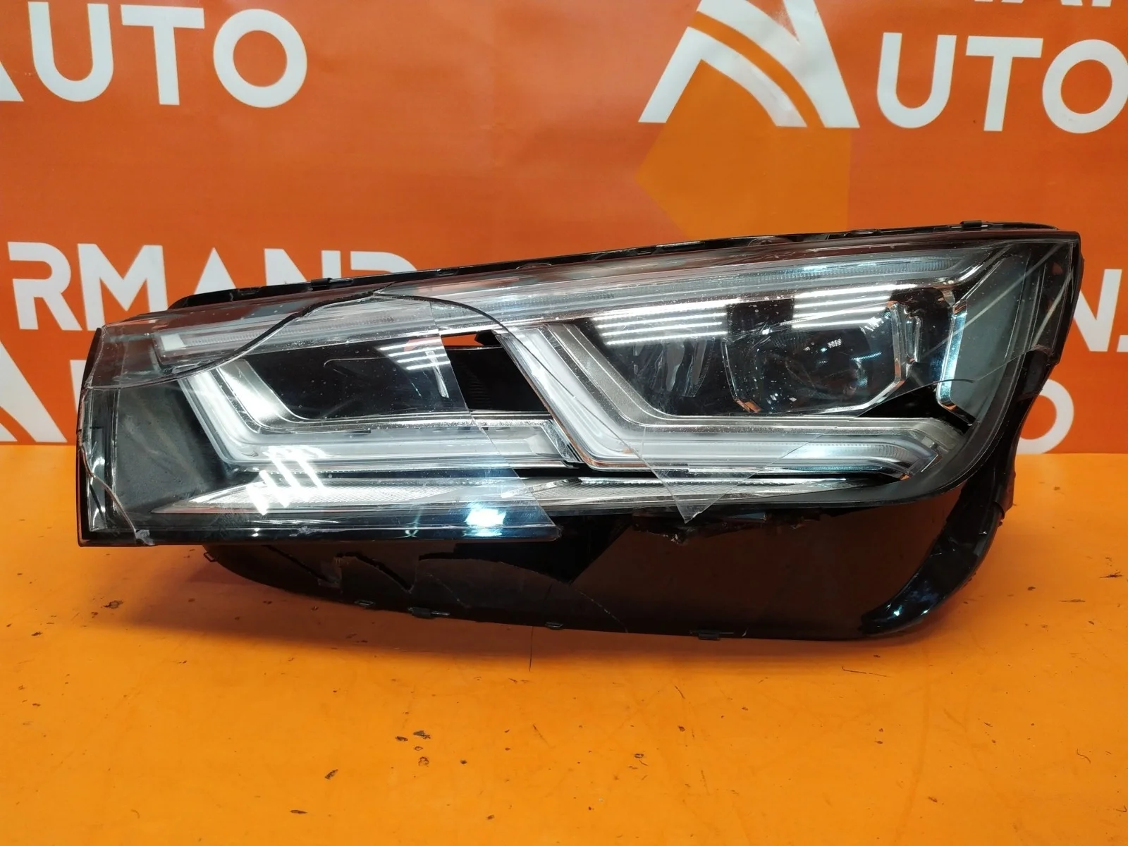 Фара Audi Q5 2017-2020 FY