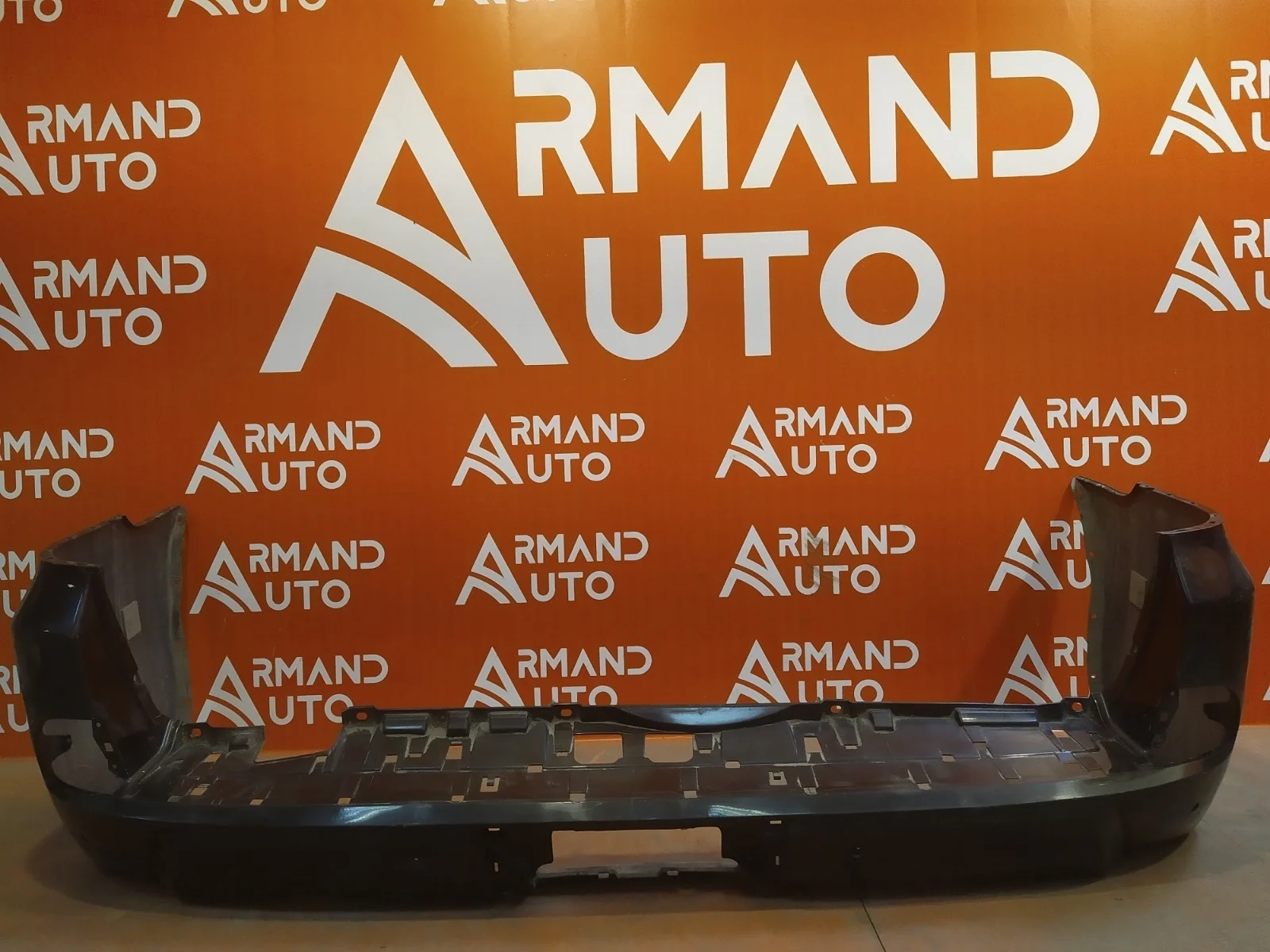 Бампер Lexus LX 2015-2023 URJ200