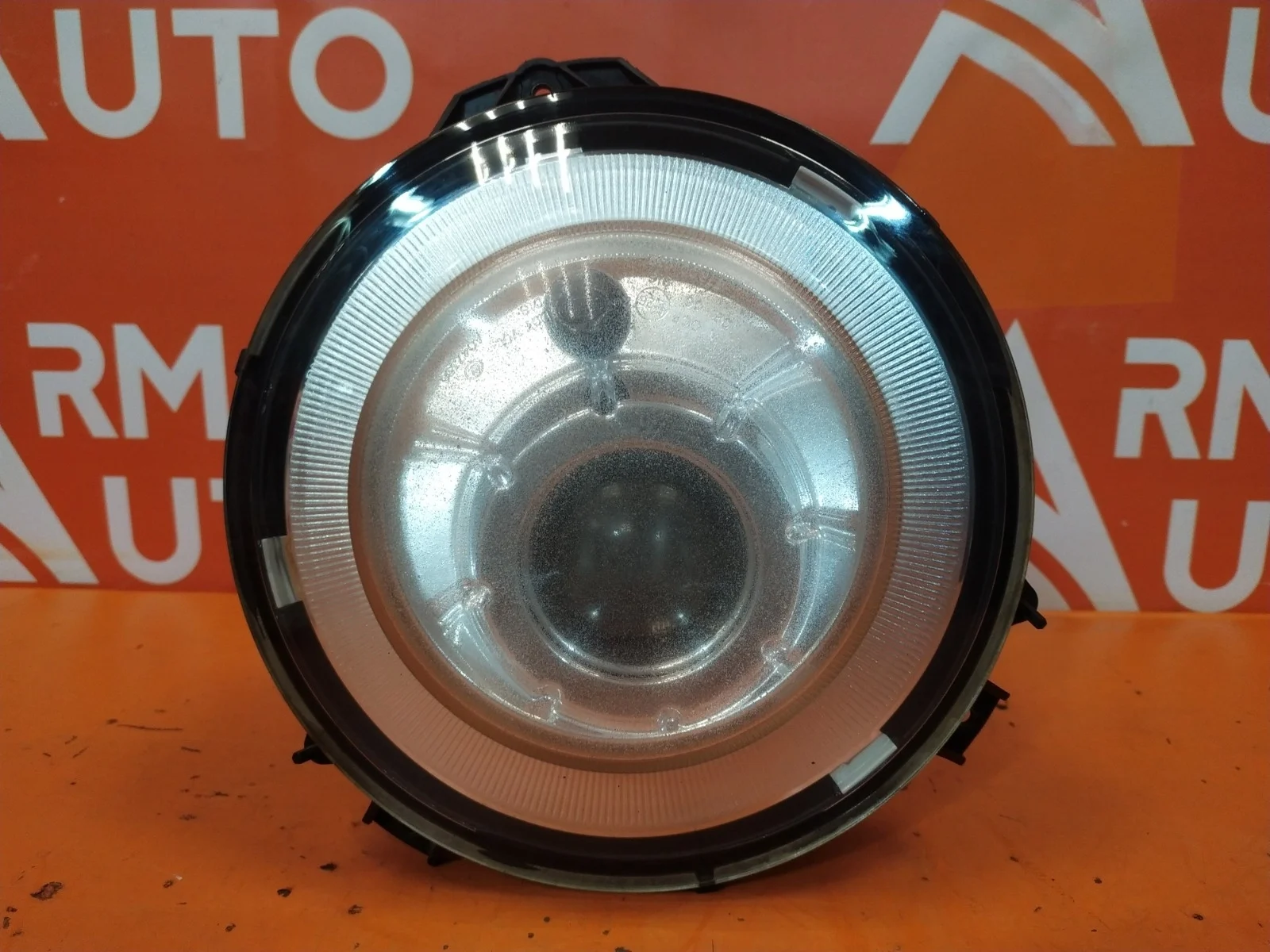 Фара Mercedes G-Class 2006-2018 W463