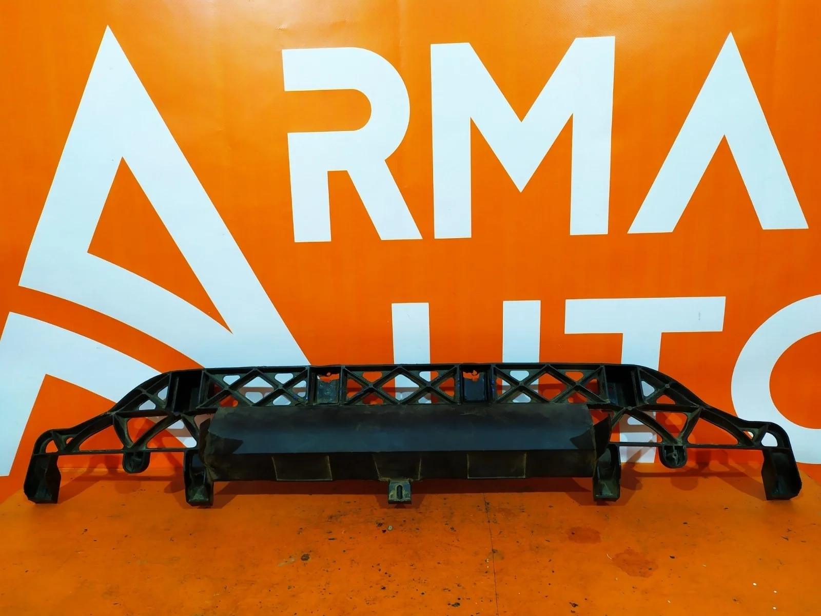 Кронштейн бампера Audi Q7 2005-2015 4L